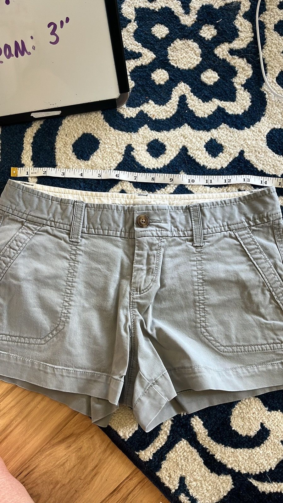 Old Navy Low Rise Gray Cotton Chino Shorts Old Navy Size 26" / US 2 / IT 38 - 9 Thumbnail