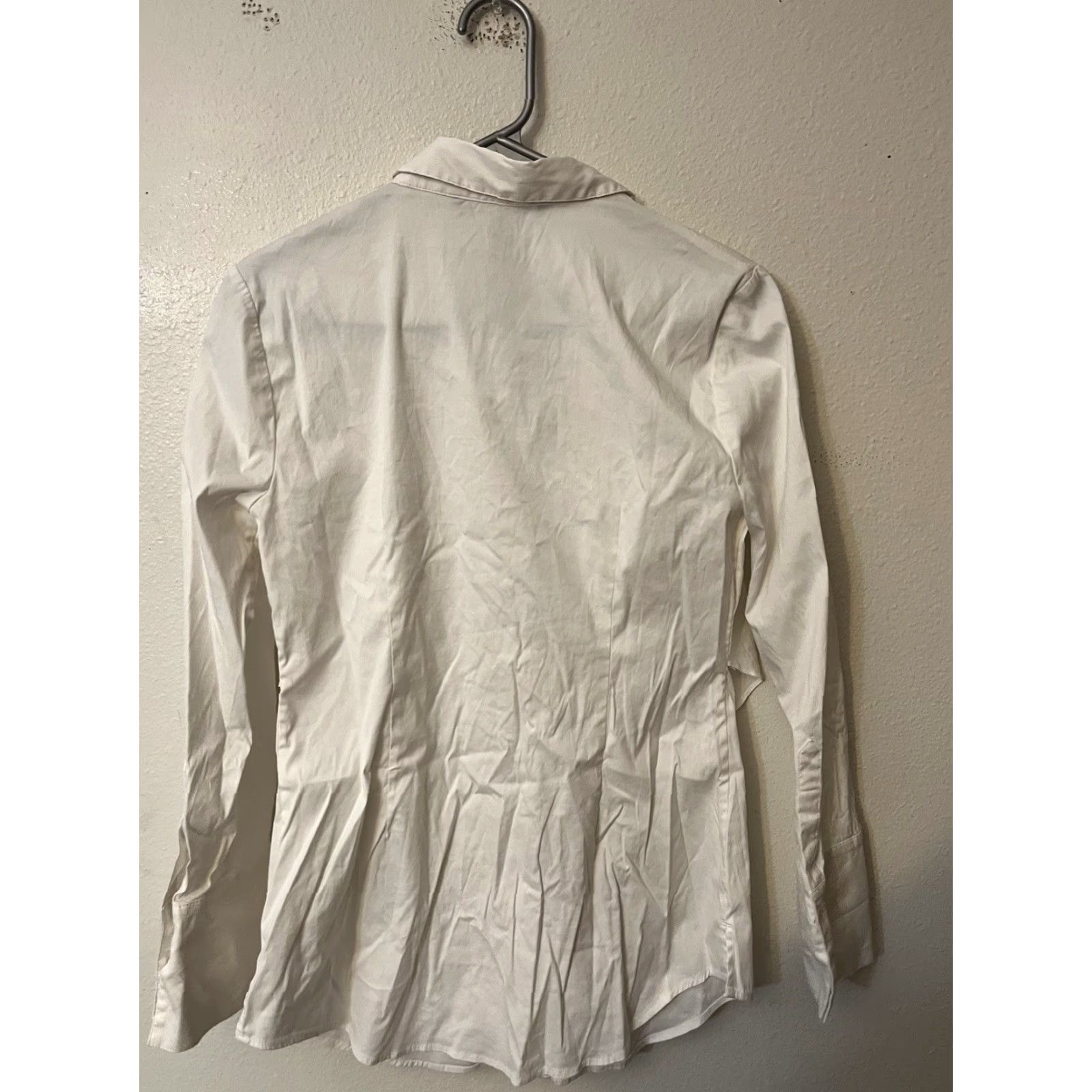White House Black Market White House Black Market Button-Up Shirt Womens 4 White Long Sleeve Collared Workwear Size S / US 4 / IT 40 - 2 Thumbnail