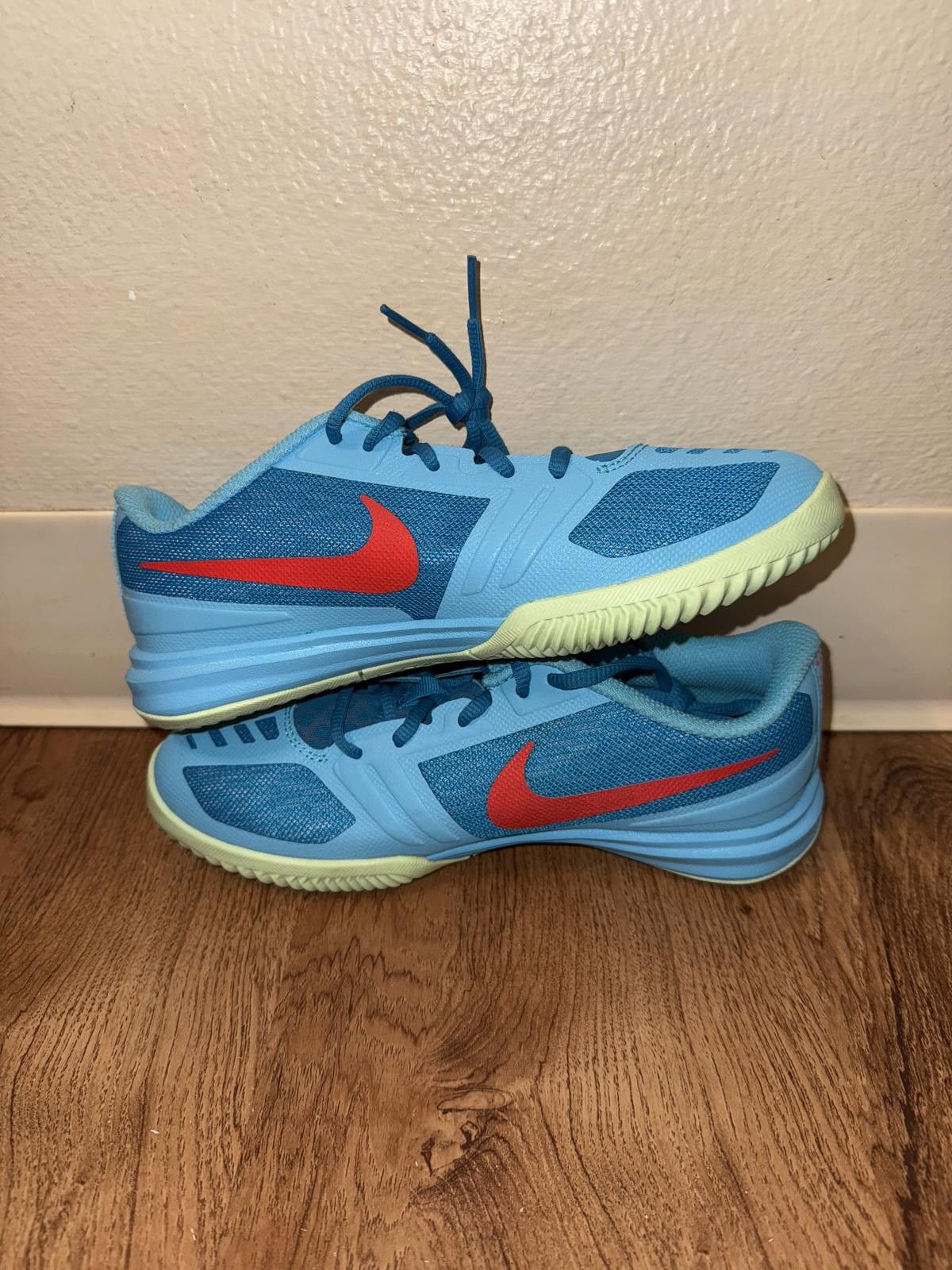 Nike Nike Kobe Mentality Clear Water (Gs) Size US 5 / EU 37 - 10 Thumbnail