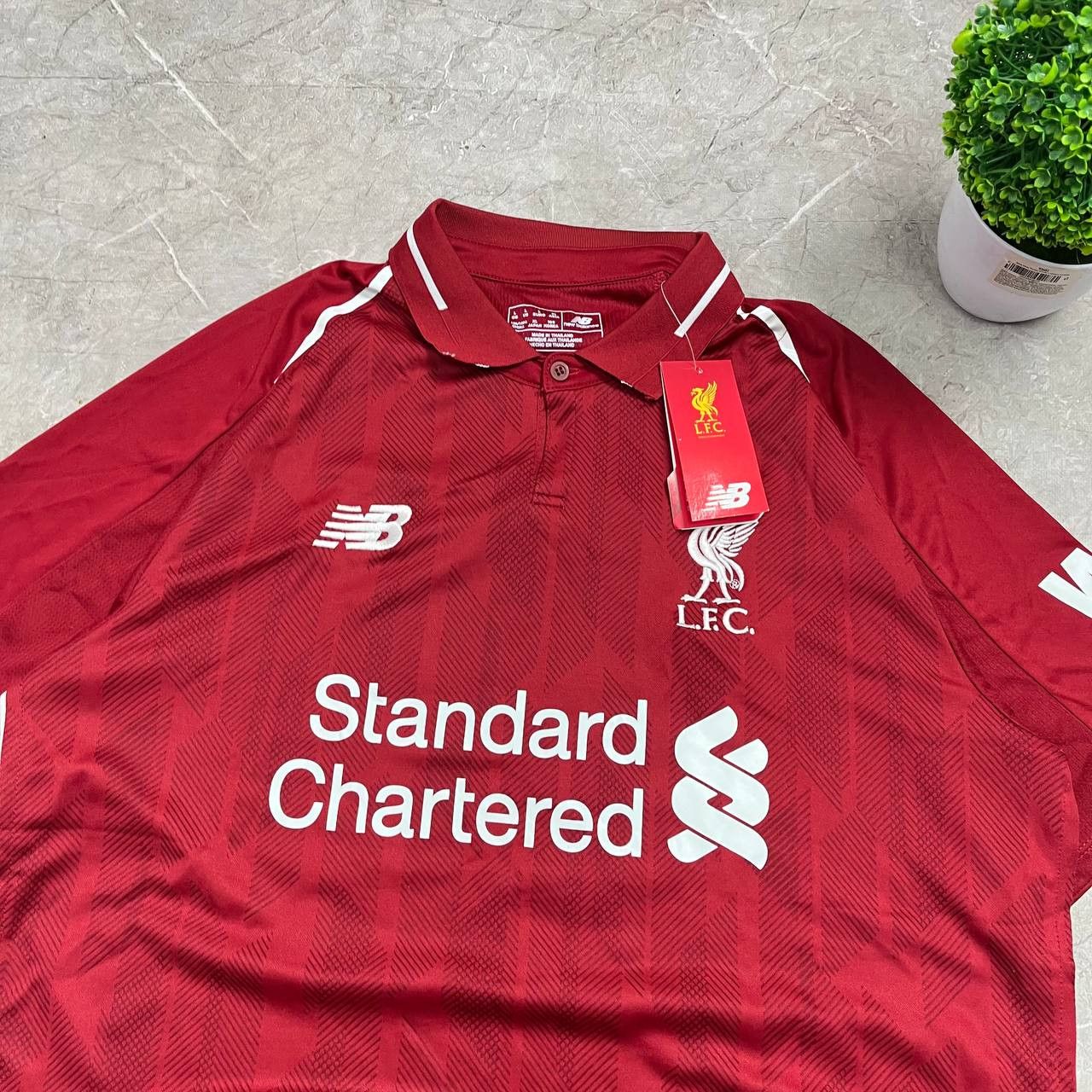 New Balance NWT New Balance Liverpool Jersey 2018/2019 #11 M.SALAH Size US L / EU 52-54 / 3 - 13 Thumbnail