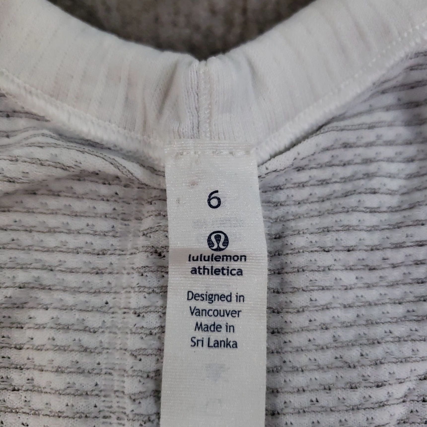 Lululemon Lululemon Shirt Womens 6 White Seamless Silverescent Athletic Tee Running Top Shirt Womens 6 White Seamless Silverescent Athletic Tee Running Top Size M / US 6-8 / IT 42-44 - 5 Thumbnail