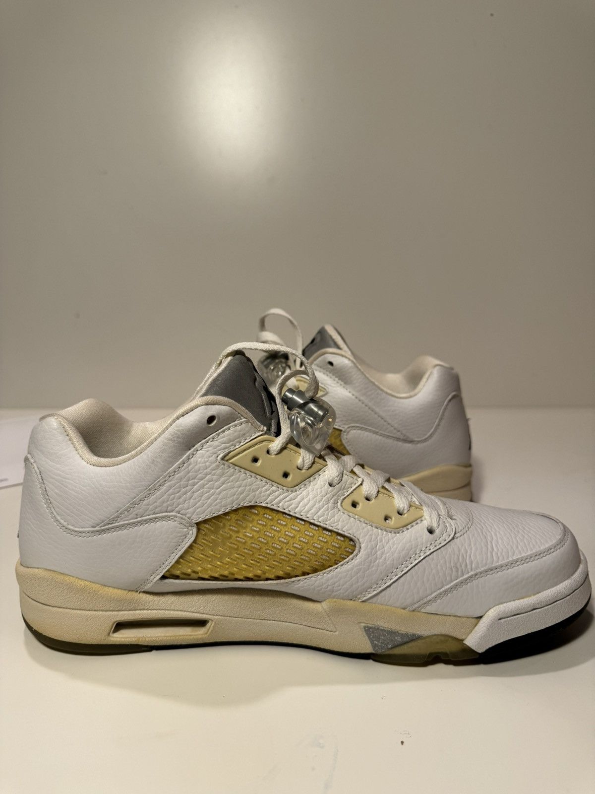 Jordan Brand Nike Jordan Retro 5 White Low Size US 12 / EU 45 - 9 Thumbnail