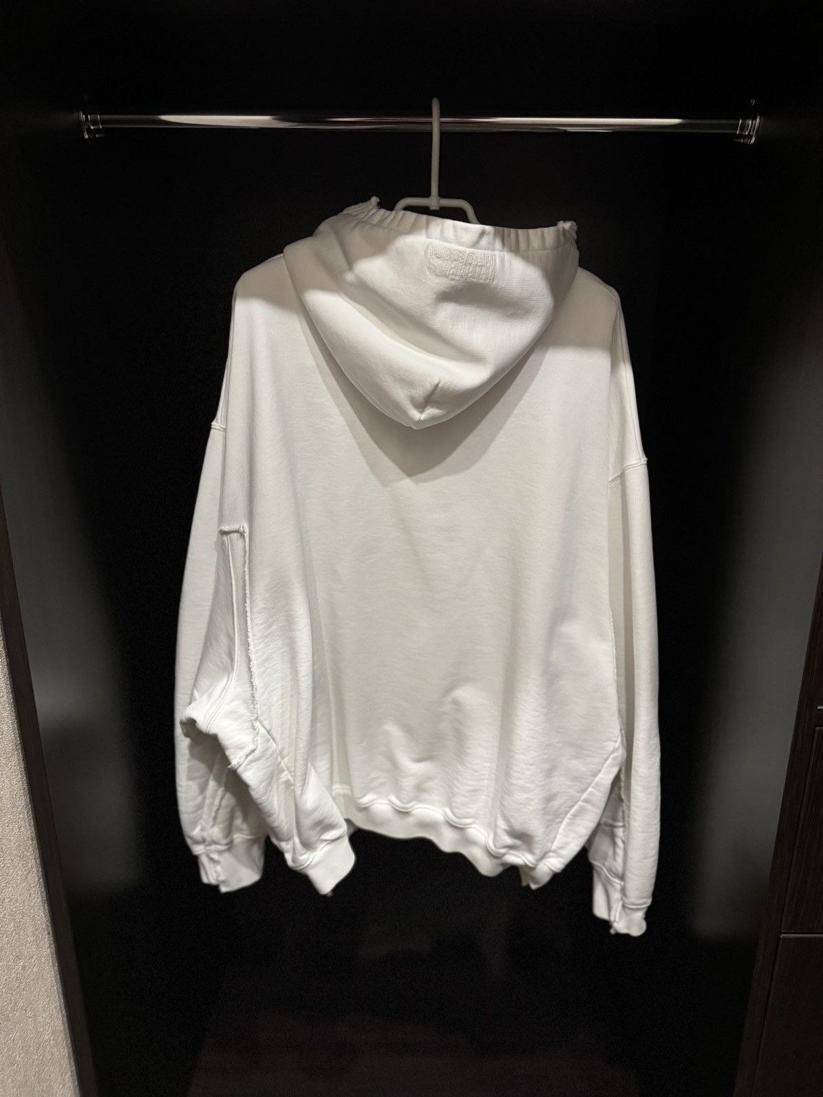 Vetements VETEMENTS Men White Cut Up Destroyed Hoodie Size M Oversized Size US M / EU 48-50 / 2 - 7 Thumbnail