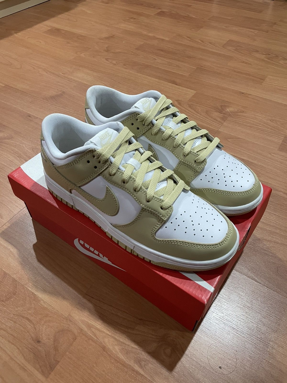 Nike NIKE DUNK LOW RETRO Size US 8.5 / EU 41-42 - 2 Thumbnail