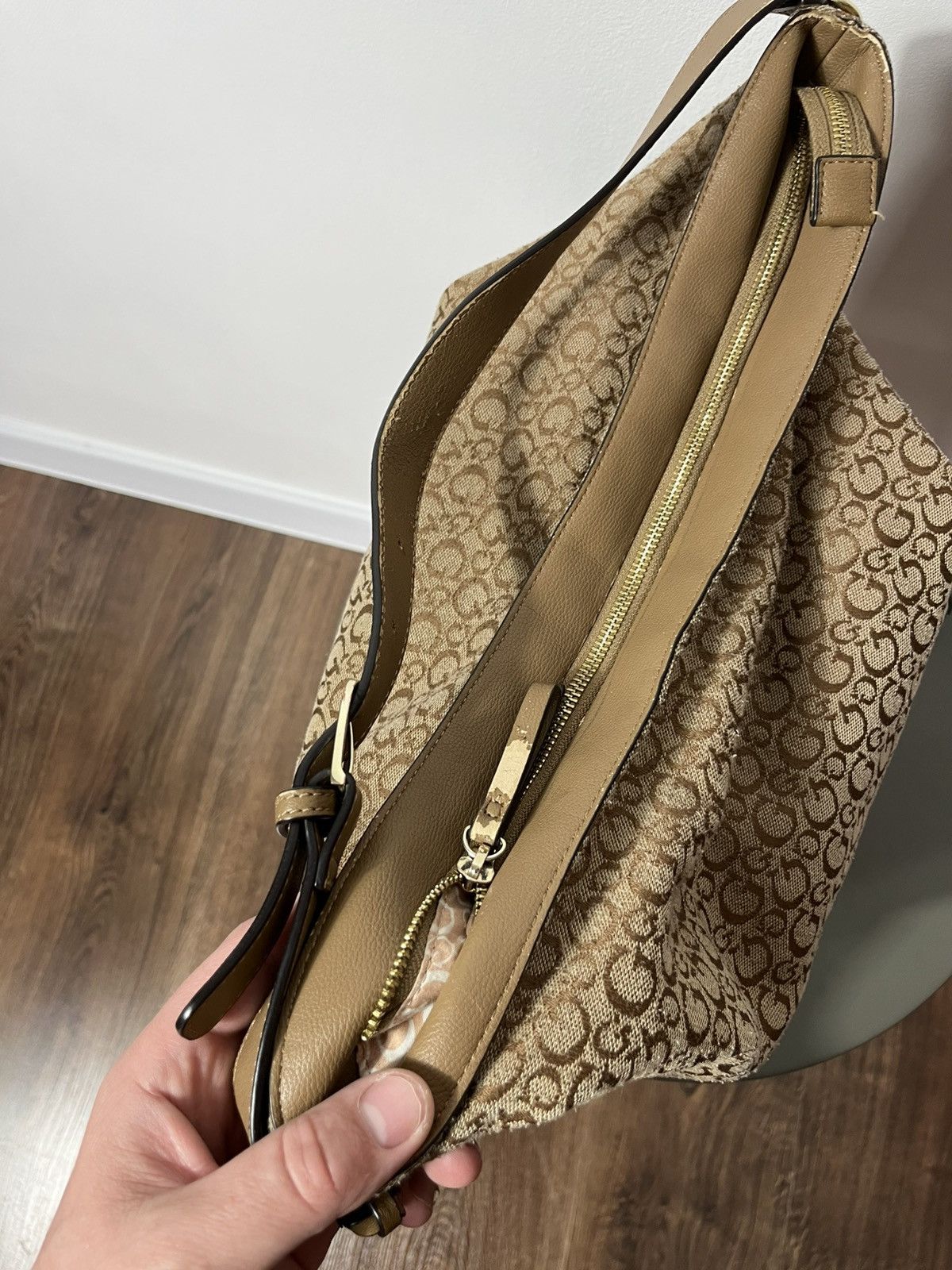 Guess × Vintage Y2K GUESS Monogram Shoulder Bag with Adjustable Strap Size ONE SIZE - 9 Thumbnail