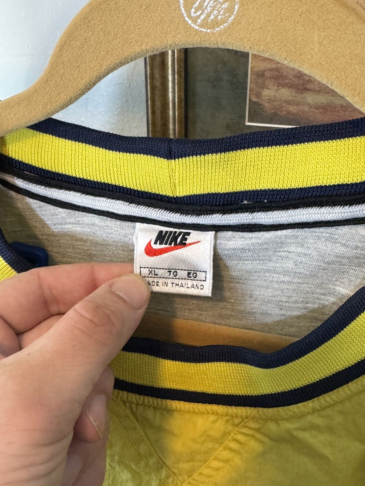 Nike Vintage Nike Yellow Windbreaker 90s Size US XL / EU 56 / 4 - 4 Thumbnail