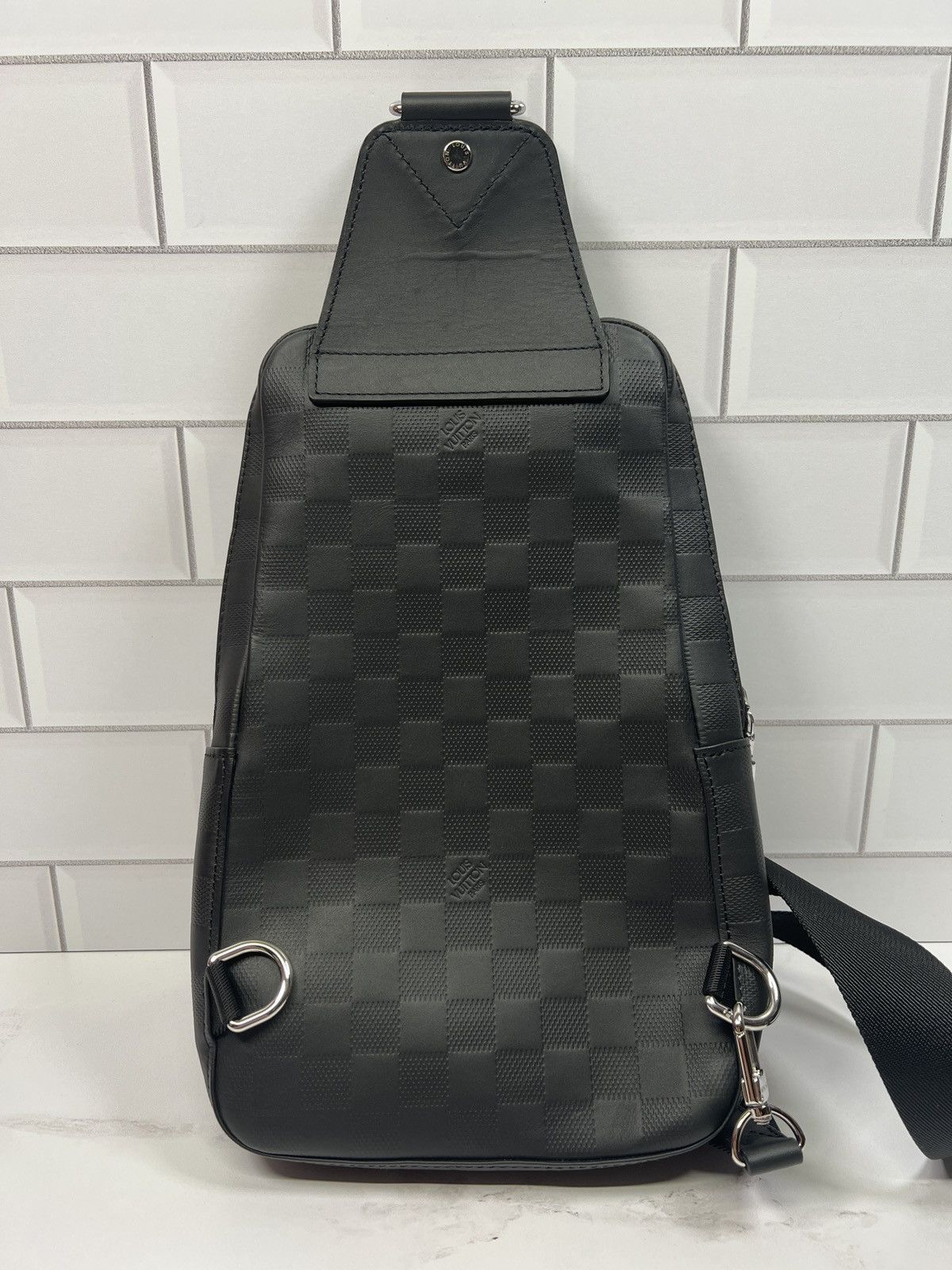Louis Vuitton LV Louis Vuitton Infini Avenue Slingbag Sling Bag Crossbody Size ONE SIZE - 3 Thumbnail