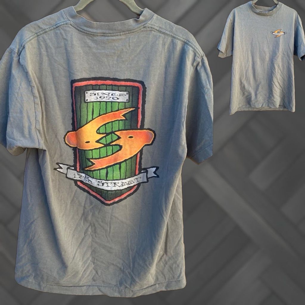 Vintage VINTAGE 17th Street Surf Shop Since 1970 T Shirt Worn Stains Single Stitch Sz L Men's Green Cotton Graphic Print Beach 90s? No question. Size US L / EU 52-54 / 3 - 1 Thumbnail