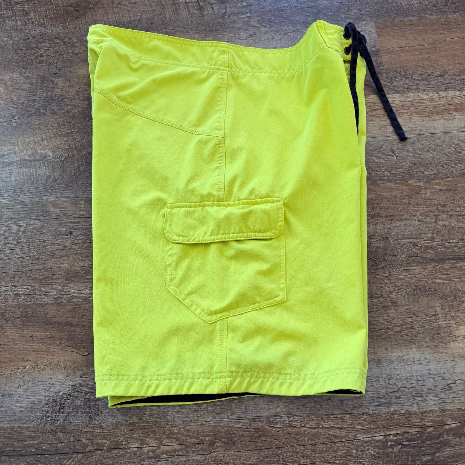 Burnside Burnside Neon Yellow Board Shorts Men’s 36 Cargo Surf Swim Size US 36 / EU 52 - 2 Thumbnail