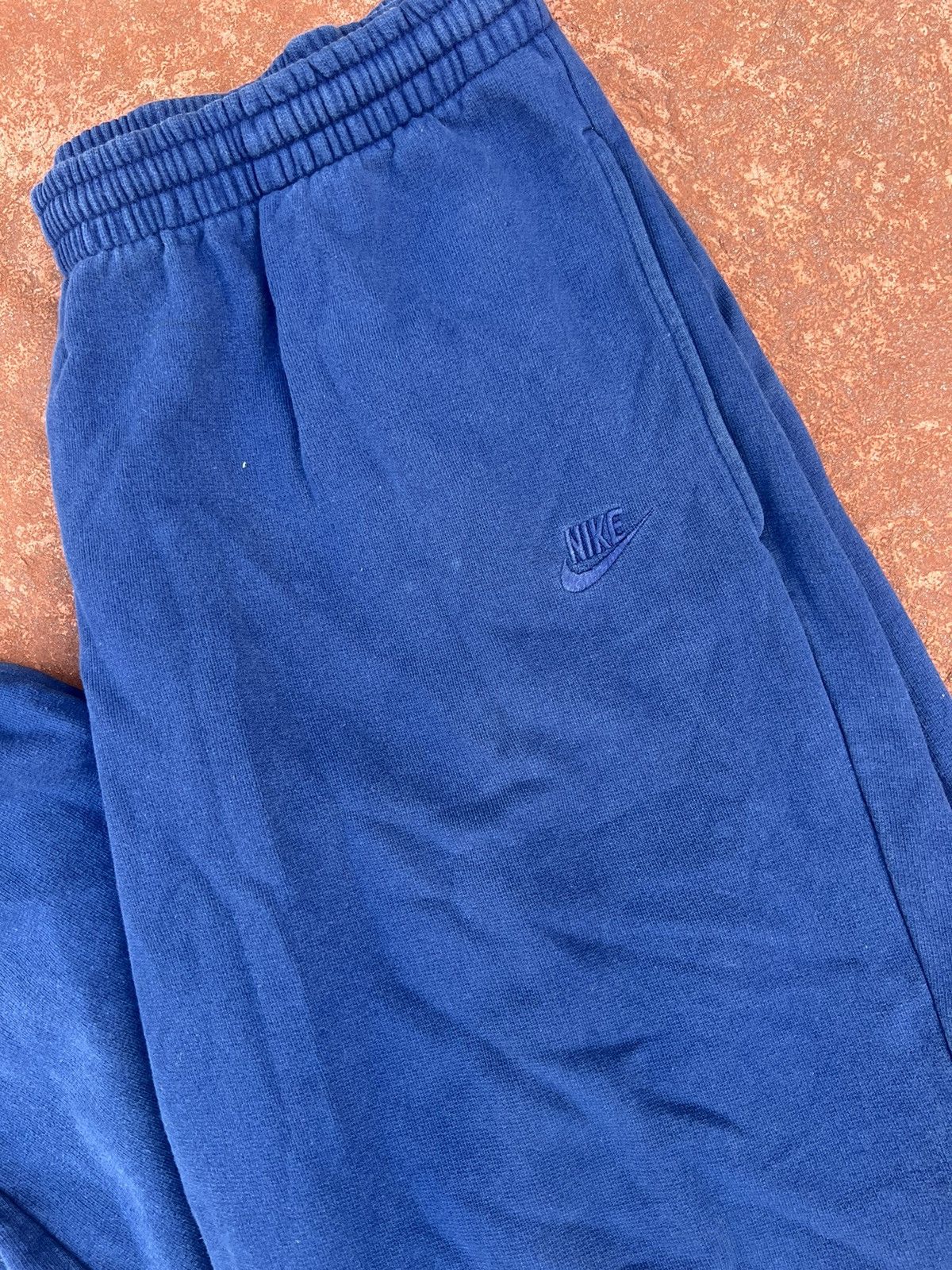 Nike Vintage 90’s Thick White Tag Nike Baggy Sweatpants Size US 34 / EU 50 - 2 Thumbnail