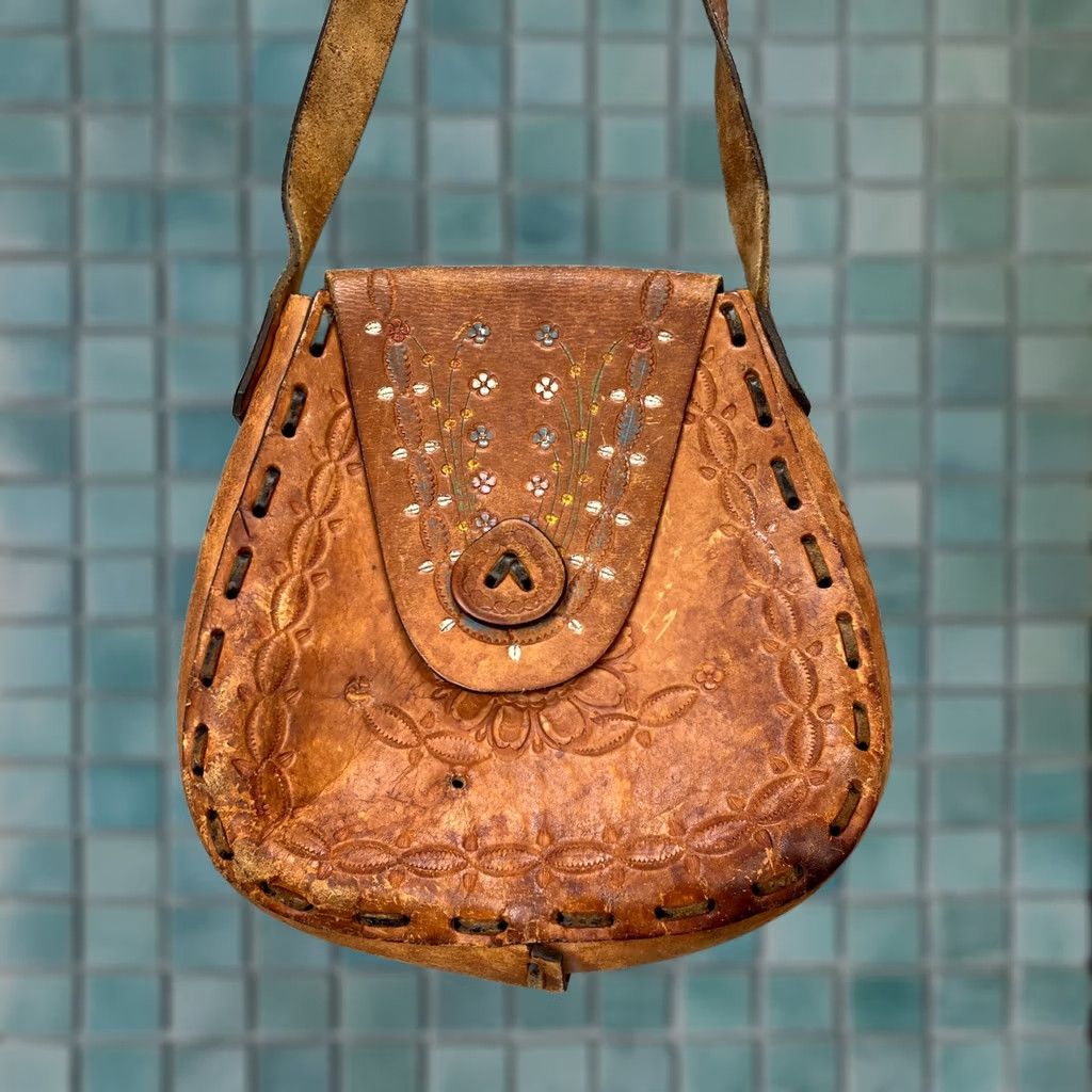 Vintage VINTAGE Tooled Leather Bag Womens Brown Floral Wood Slip Through Shoulder Strap Bag Medium Brown Leather Strap Accent Western Women's Handbag Size ONE SIZE - 1 Thumbnail