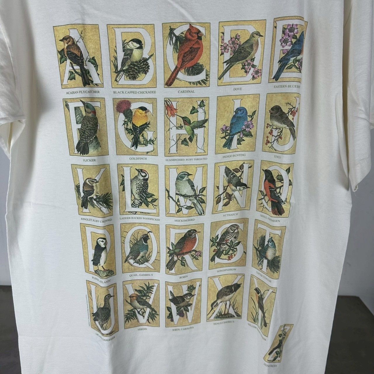 Vintage ​​Vintage 90s Alphabet Birds Flowers Artwork T-shirt Size US L / EU 52-54 / 3 - 2 Thumbnail