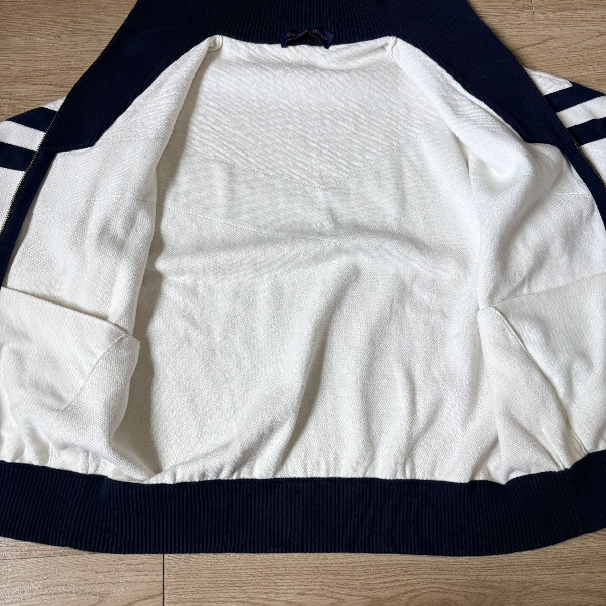 Louis Vuitton RARE LV LOUIS VUITTON SS24 High Neck Zip Up Jacket HRN12WZ34 Size US S / EU 44-46 / 1 - 19 Thumbnail