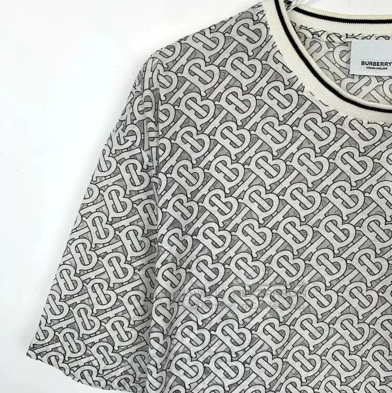 Burberry Burberry Color-Block Cotton T-Shirt for Women. Size S / US 4 / IT 40 - 3 Thumbnail