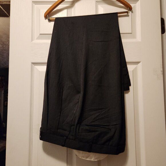 Chaps Ralph Lauren Chaps men's 100%wool 2pc suit size: 44R pants: 38/28 Size 44R - 6 Thumbnail