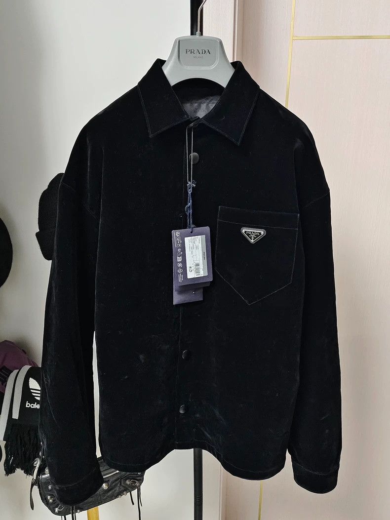 Prada PRADA23ss Velvet Suede Metal Triangle Long Sleeve 2503-Next Size US M / EU 48-50 / 2 - 1 Thumbnail