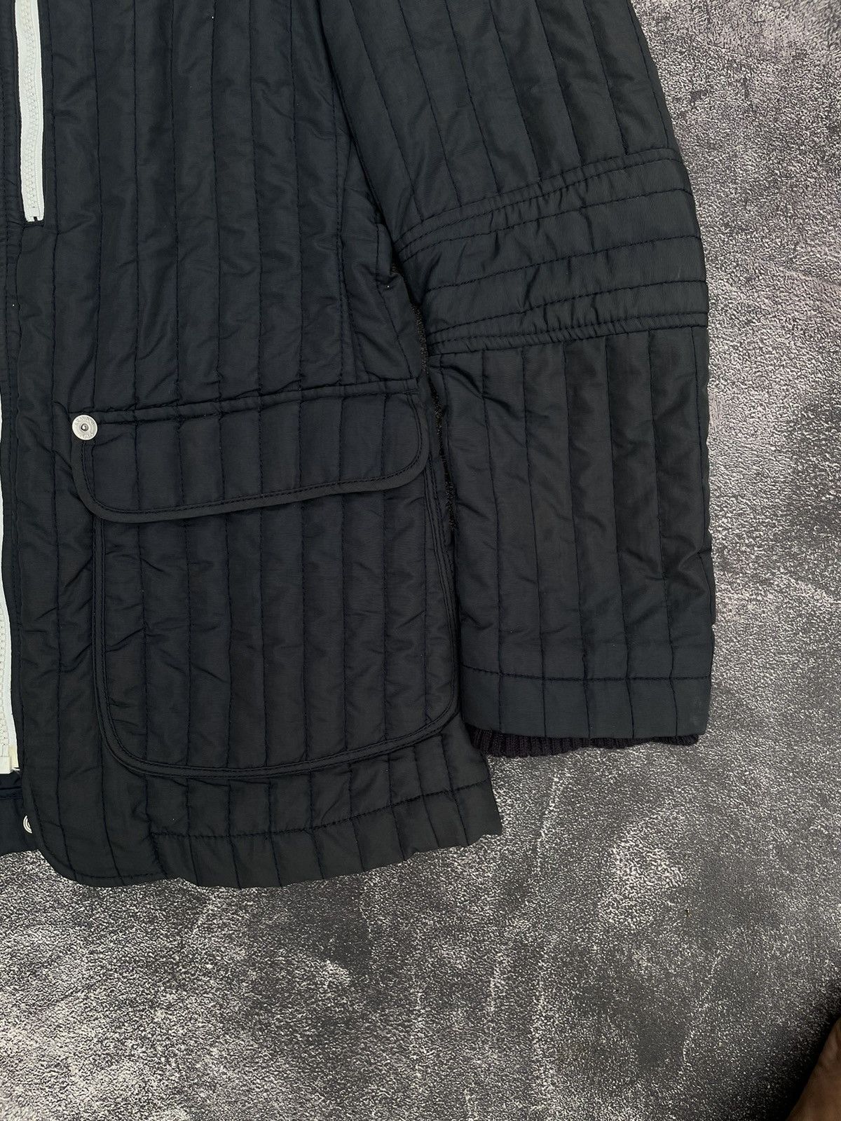 Armani 2000s Armani Padded Lines Navy Coat Jacket Size US L / EU 52-54 / 3 - 4 Thumbnail