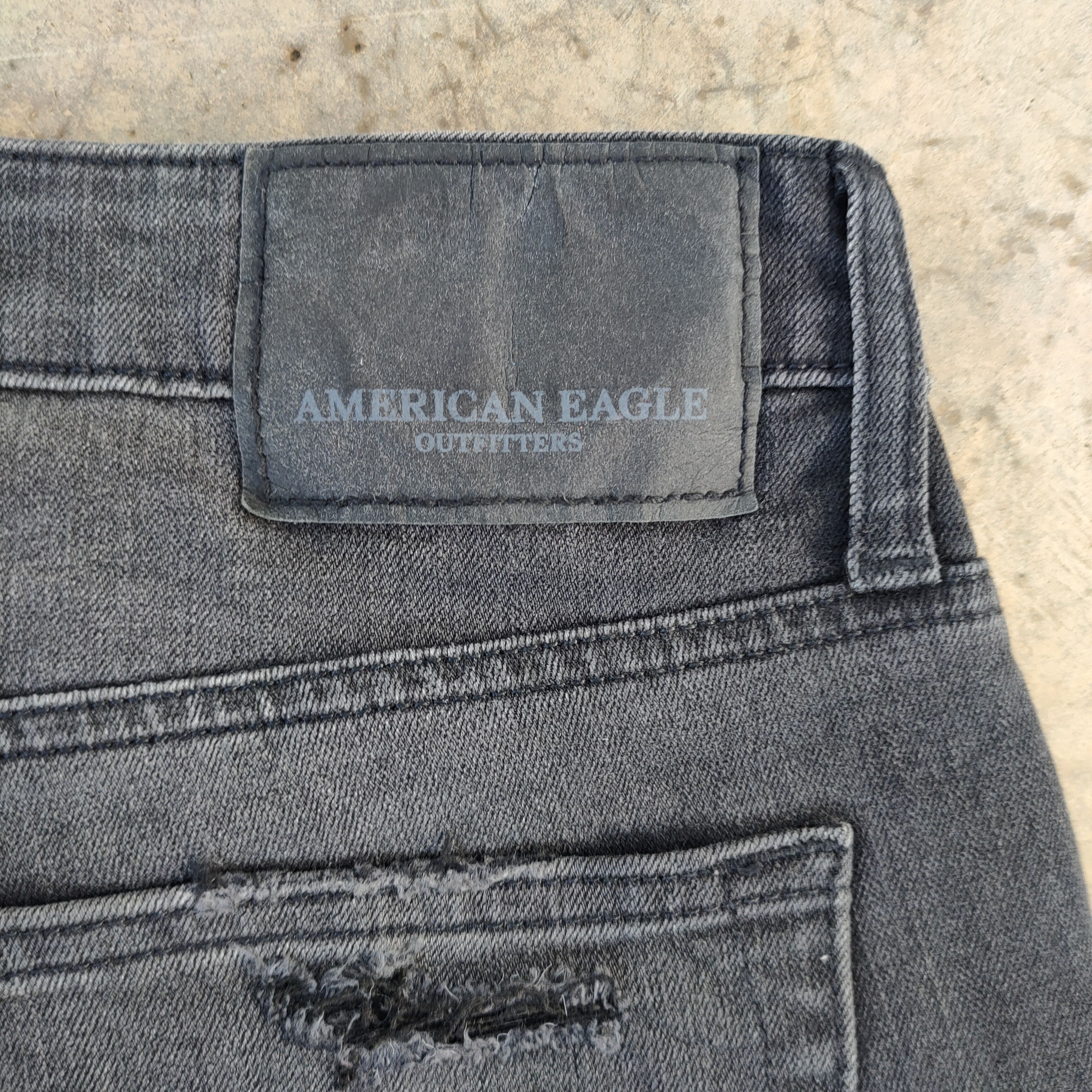 Japanese Brand Vintage skinny japanese faded distressed jeans denim pants Size US 31 - 13 Thumbnail