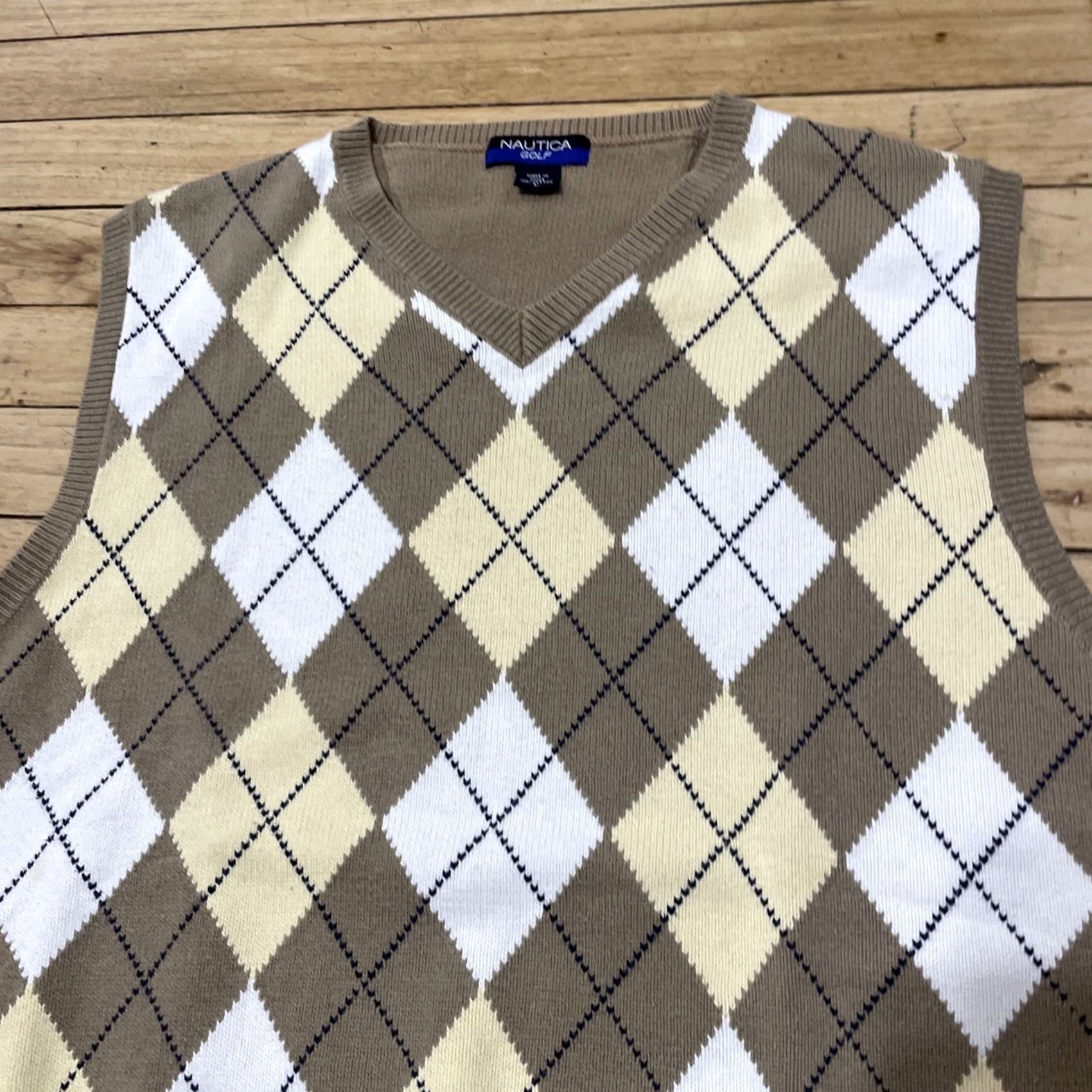 Nautica VINTAGE Nautica Men L Golf Sweater Vest Tan Brown White Argyle Diamond 90s Size US L / EU 52-54 / 3 - 4 Thumbnail