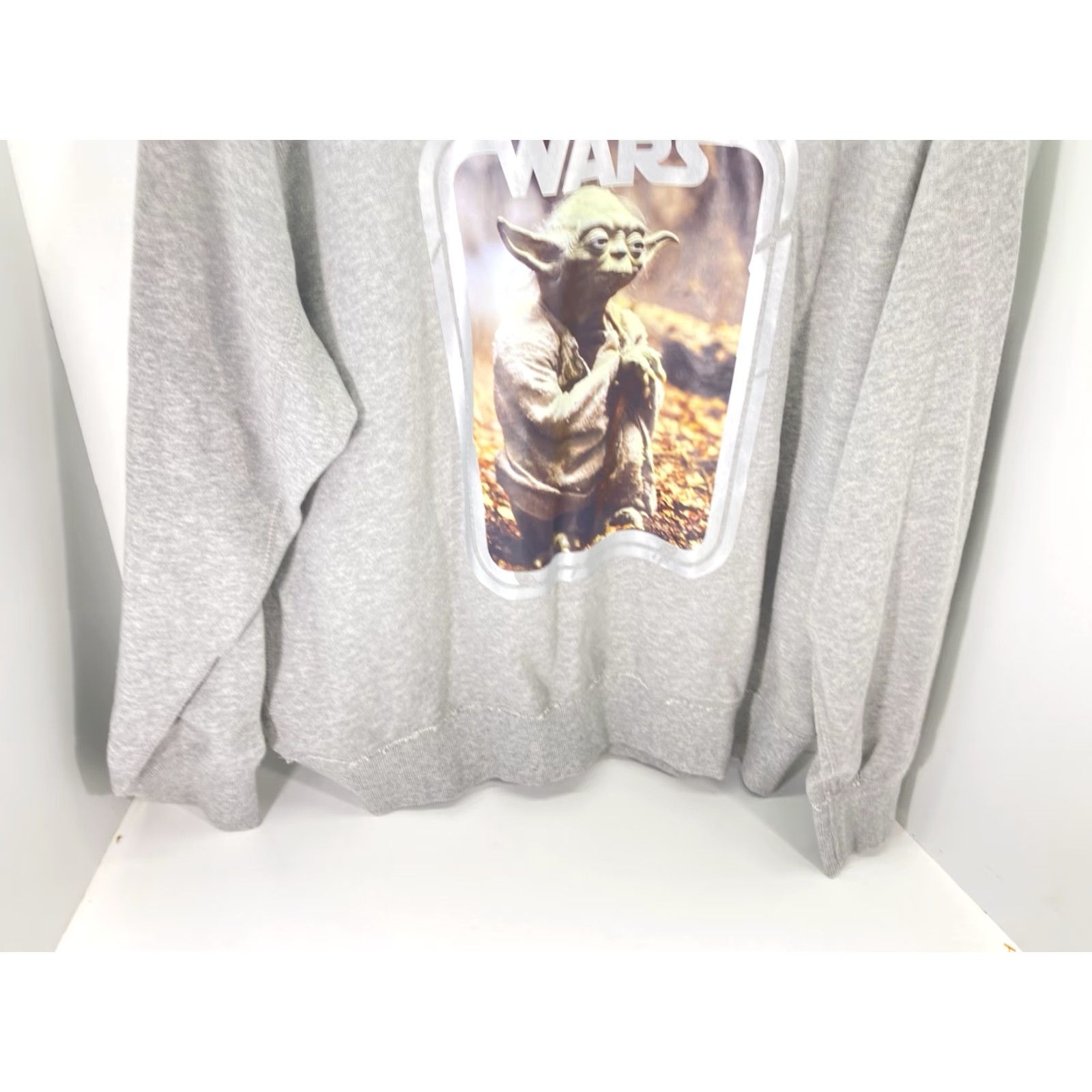 Star Wars VINTAGE Star Wars Yoda H&M Sweatshirt Men Size L Gray Pullover Long Sleeve Cotton Crew Neck Graphic Print Stars Shirt Mens Size US L / EU 52-54 / 3 - 3 Thumbnail