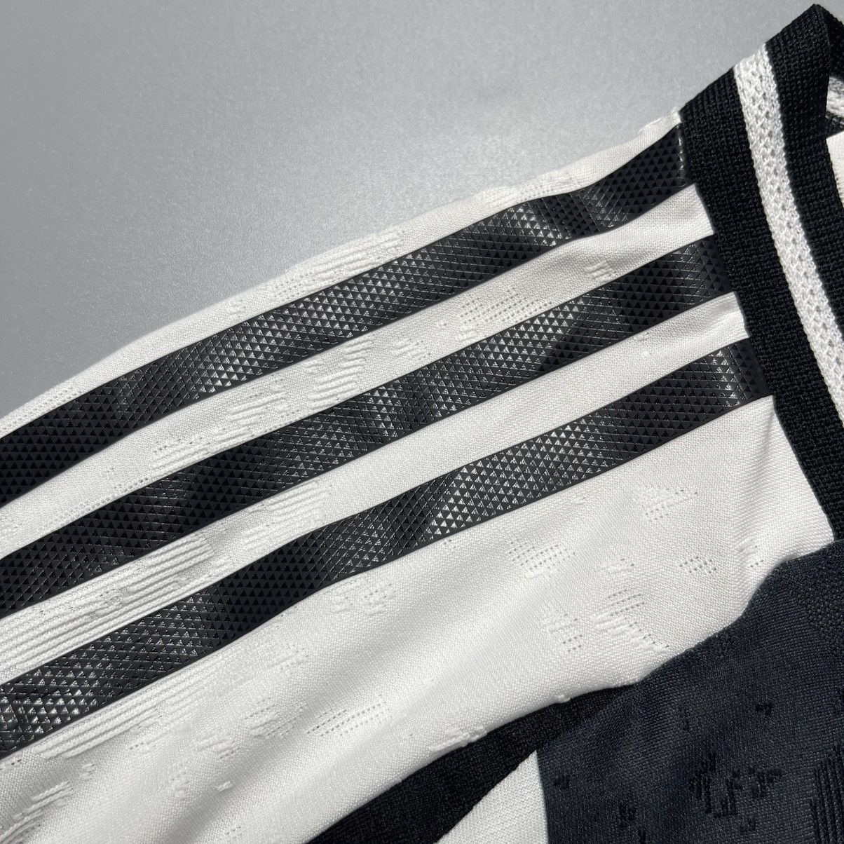 Adidas JUVENTUS ADIDAS 2024/2025 FOOTBALL HOME JERSEY #11 GONZALEZ Size US L / EU 52-54 / 3 - 7 Thumbnail