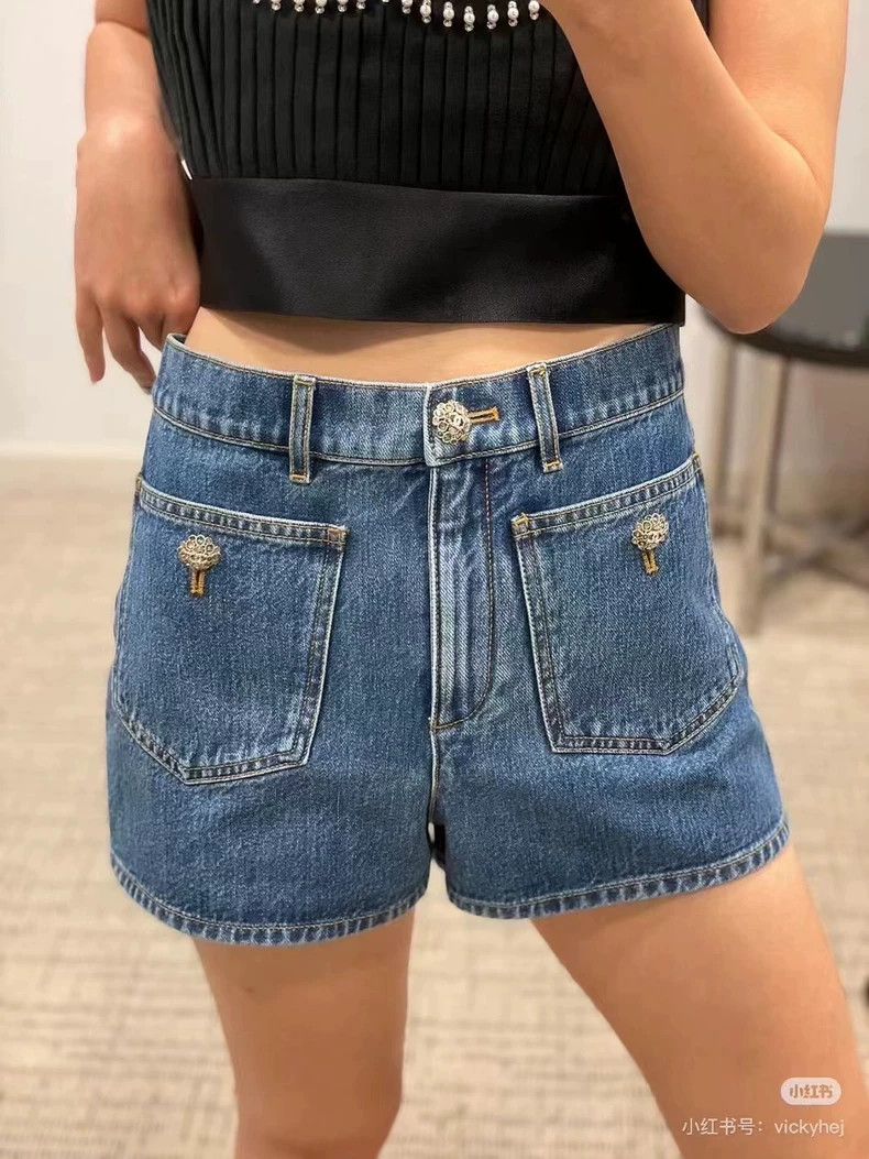 Chanel Chanel 22K Gemstone Diamond Buckle Denim Shorts Size 24" / US 00 / IT 34 - 8 Thumbnail