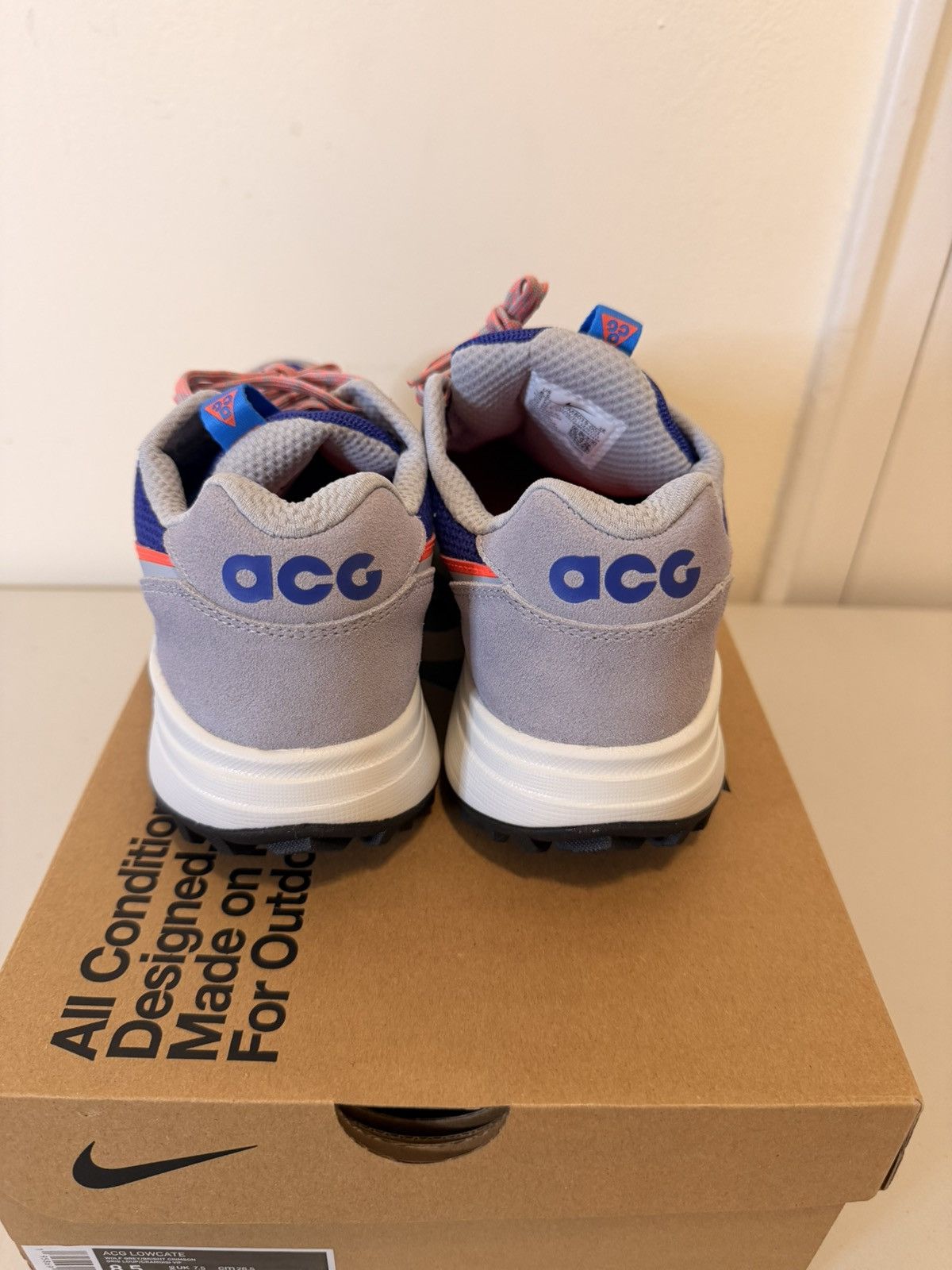 Nike ACG Nike ACG Lowcate size 8.5 Men Wolf Grey Bright Crimson Size US 8.5 / EU 41-42 - 4 Thumbnail