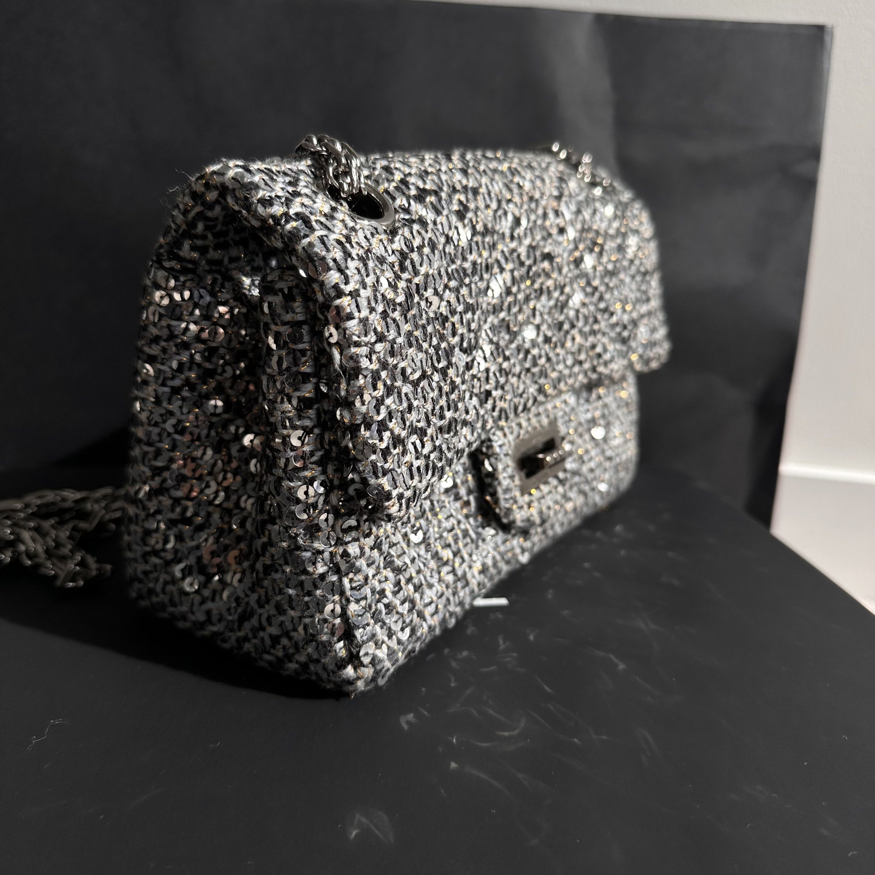 Chanel CHANEL 2.55 Reissue Mini bag in Tweed and sequins Size ONE SIZE - 13 Thumbnail