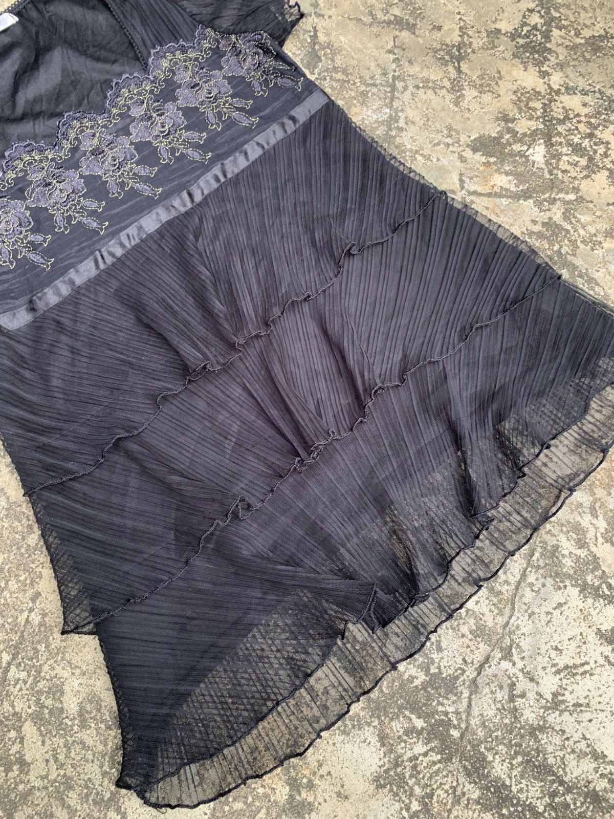 Japanese Brand 2008 Aspenny Korea Black Trim Ruffle Pleats Top Size M / US 6-8 / IT 42-44 - 5 Thumbnail