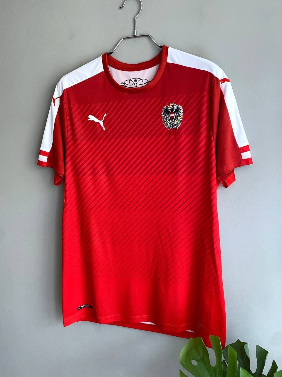 Puma Austria National Team 2015/2016 Home Soccer Jersey, Size L Size US L / EU 52-54 / 3 - 3 Thumbnail