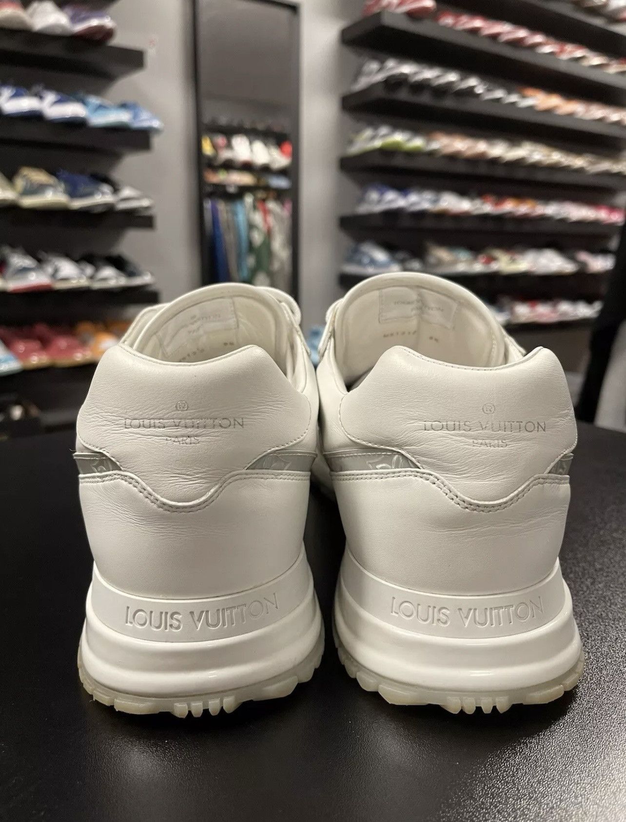 Louis Vuitton Size 9.5LV/10.5US Louis Vuitton Run Away White iridescent Size US 10.5 / EU 43-44 - 4 Thumbnail