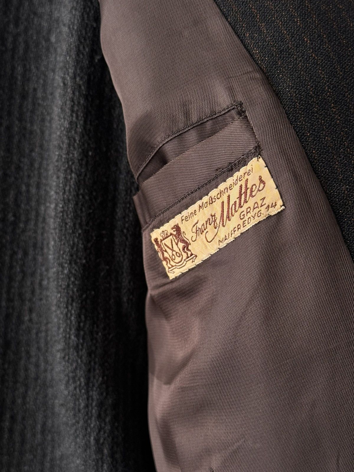 Vintage 1940s Austrian Two Piece Gabardine Brown Striped Suit Size 44R - 7 Thumbnail