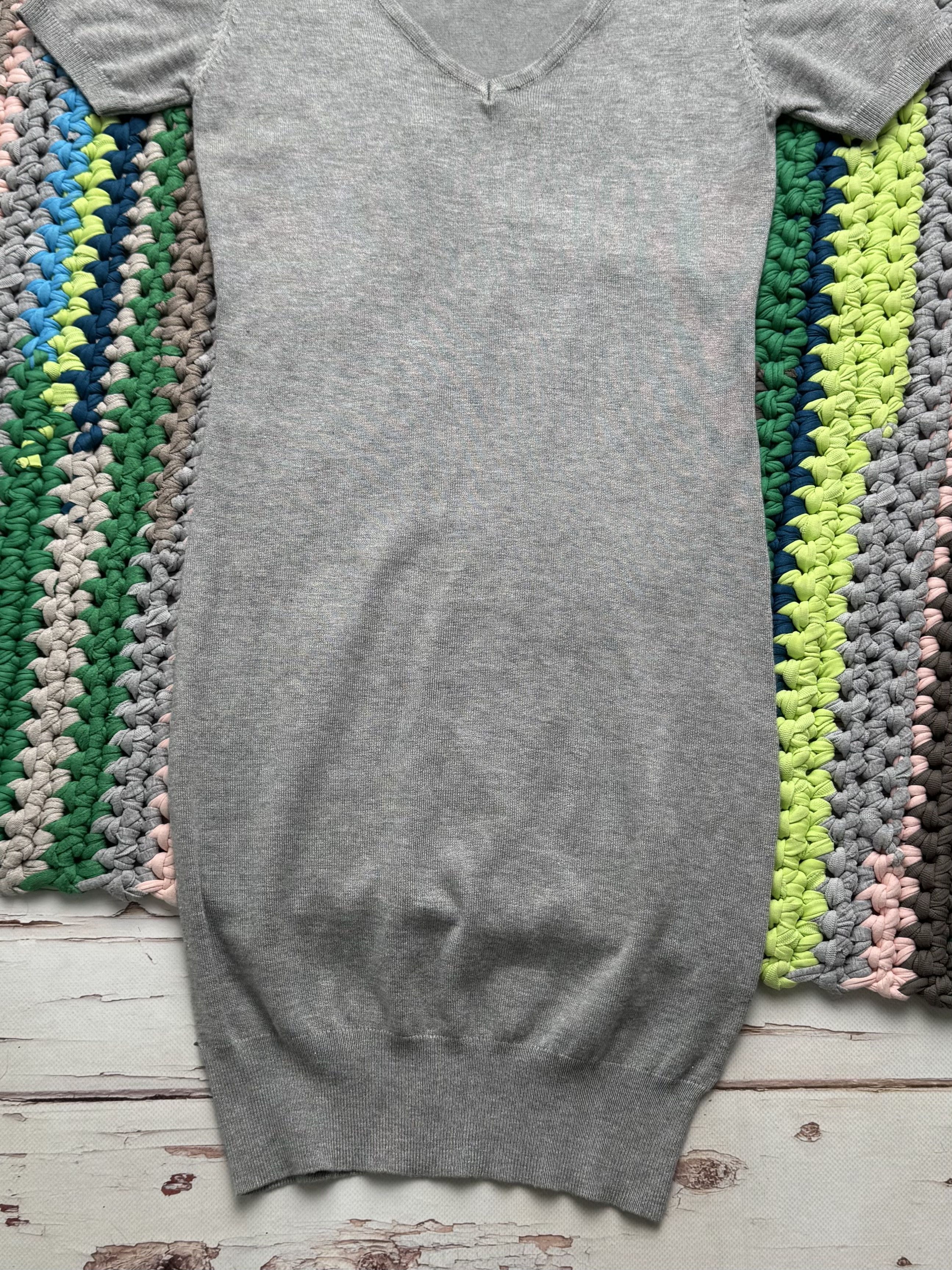 Love Moschino Love Moschino Grey Knit Dress V Neck Bodycon Short Sleeve Size XS / US 0-2 / IT 36-38 - 3 Thumbnail