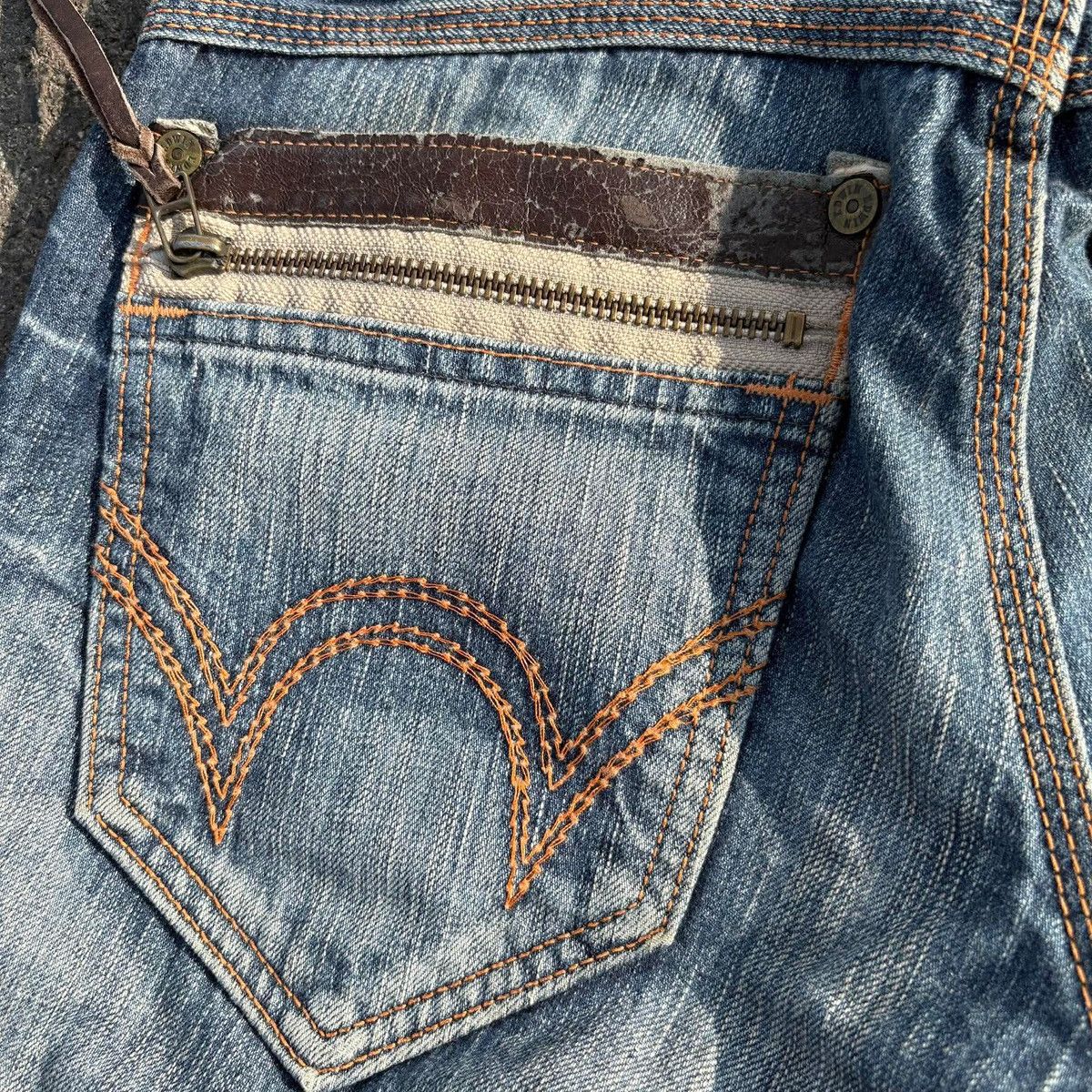 Edwin EDWIN 503 Blue Trip Distressed Denim Jeans Bootcut Vintage Size US 30 / EU 46 - 16 Thumbnail