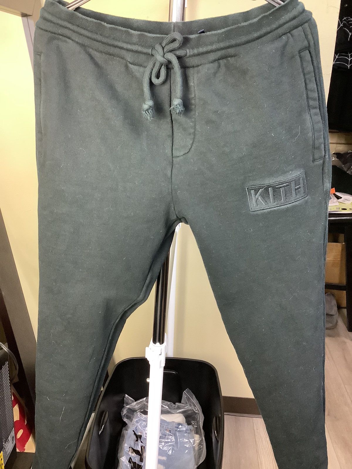 Kith Kith box logo sweatpants Preowned Size US 32 / EU 48 - 2 Thumbnail