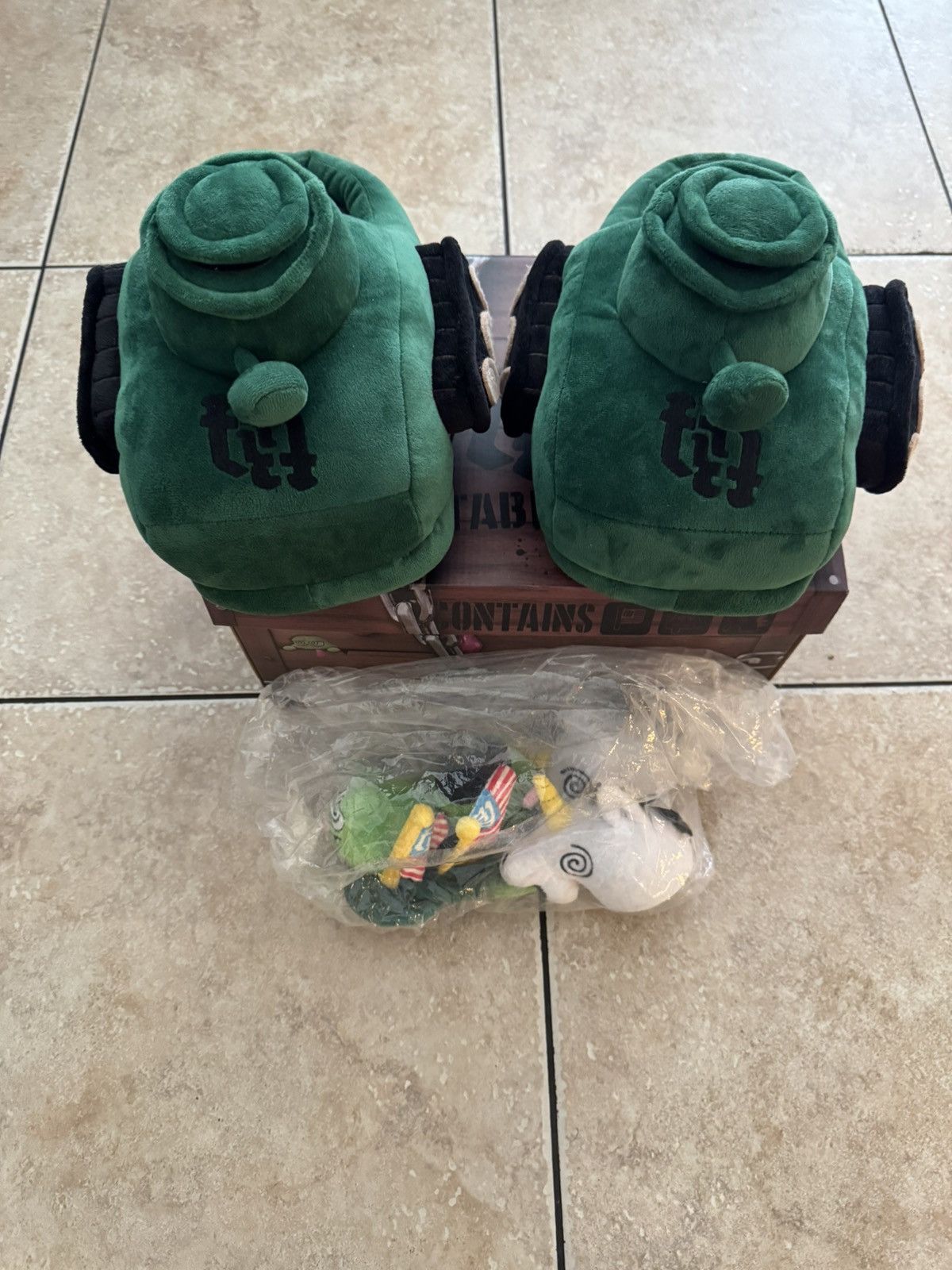 Other Really Rich KanKan Tank Tabeez Slippers Size US 9 / EU 42 - 2 Thumbnail