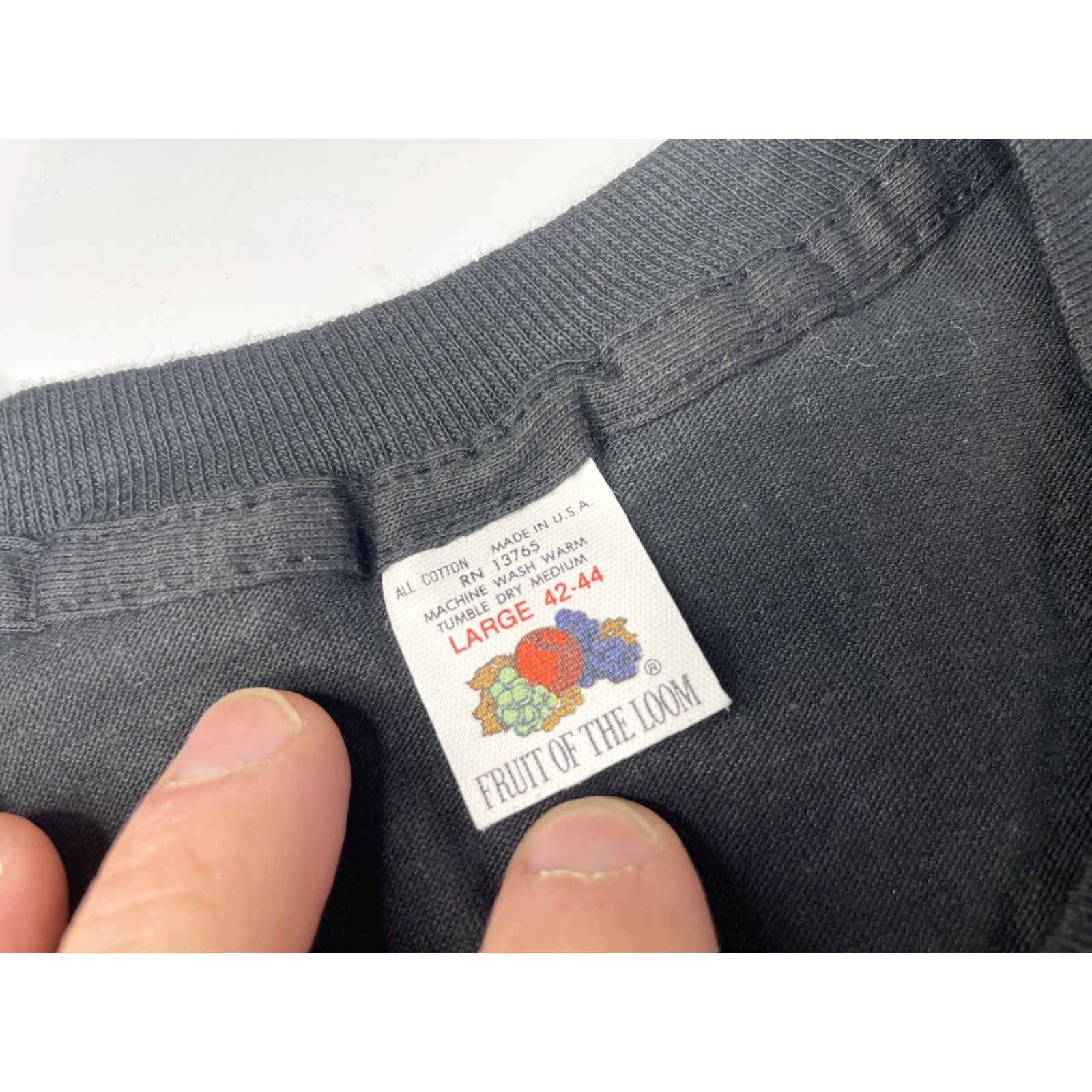 Fruit Of The Loom VINTAGE Fruit of the Loom T-Shirt Selvedge Pocket Black Large USA Men Short Sleeve Crew Neck 90s Grunge Punk Skate Workwear Slim" Size US L / EU 52-54 / 3 - 3 Thumbnail