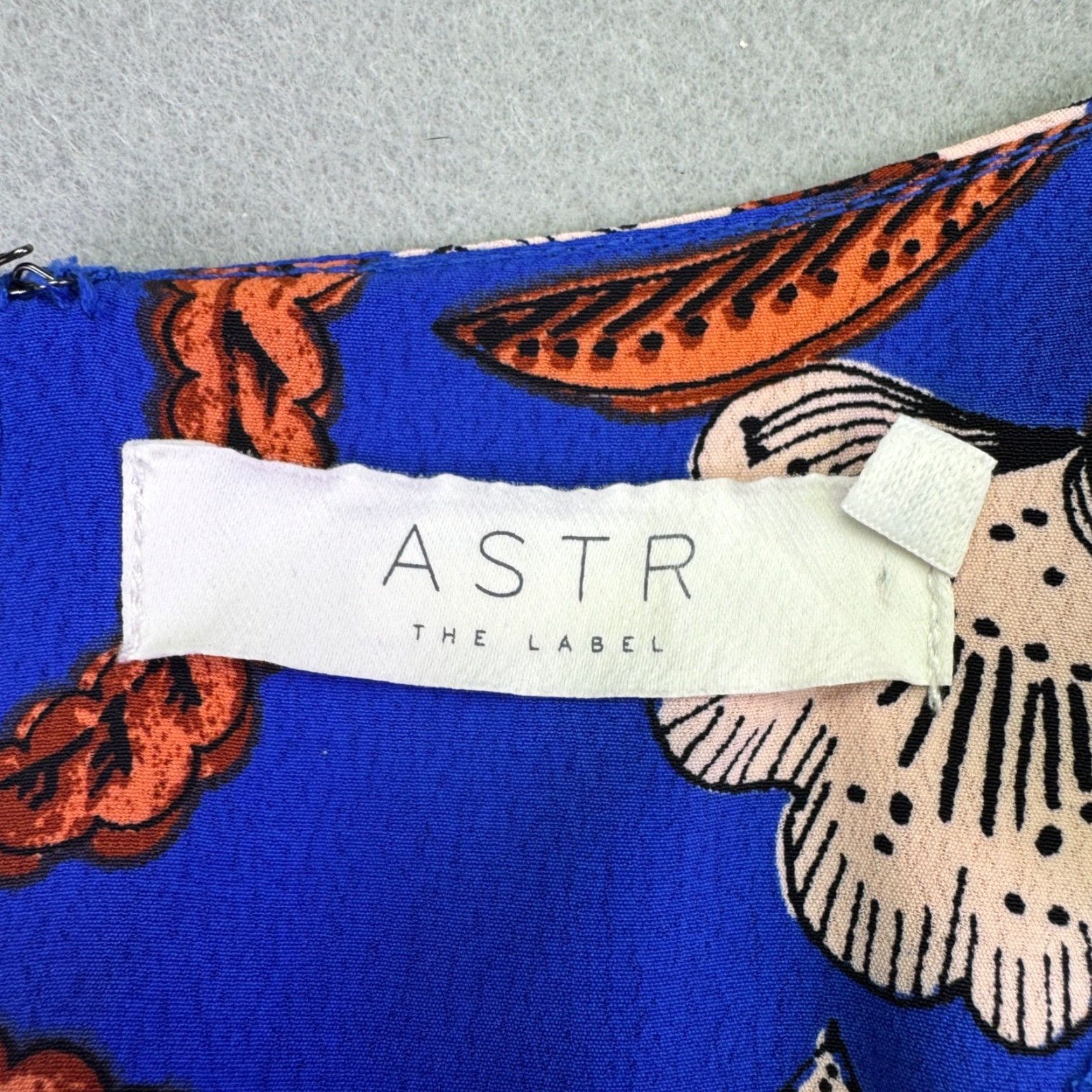 ASTR The Label VINTAGE ASTR The Label Dress Womens Medium Blue Floral Print Long Sleeve Knee Length Size M / US 6-8 / IT 42-44 - 7 Thumbnail