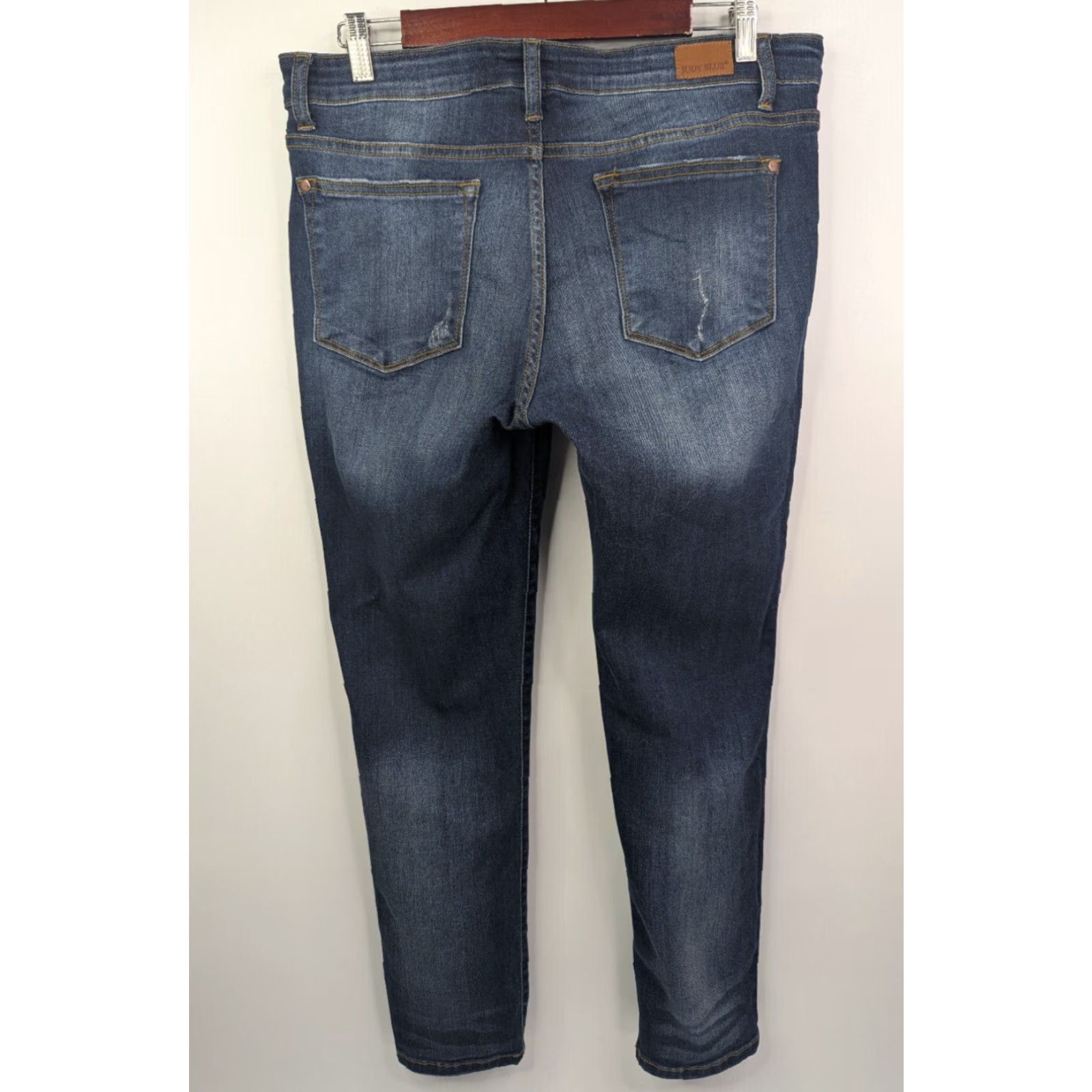 Vintage Judy Blue Jeans Women’s 15/32 Relaxed Mid Rise Straight Distressed Blue Denim 5-Pocket JB82102DK Size 36" / US 14 / IT 50 - 3 Thumbnail