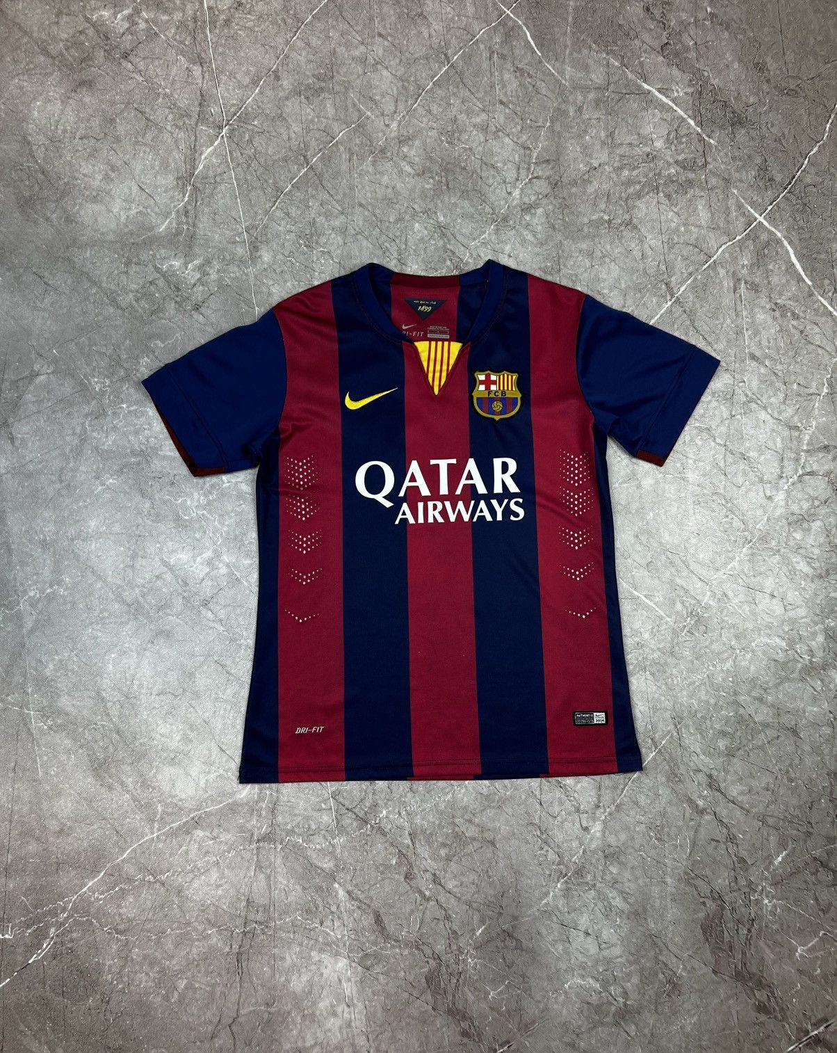 Vintage Nike Barcelona 10 Messi soccer jersey size S