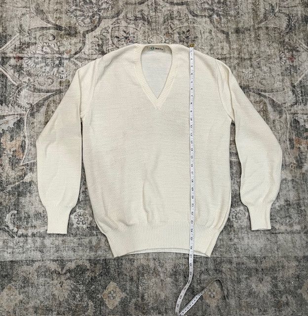 Vintage Vintage 1970s Tricton V-Neck Sweater (L) – Made in Spain Size US L / EU 52-54 / 3 - 3 Thumbnail