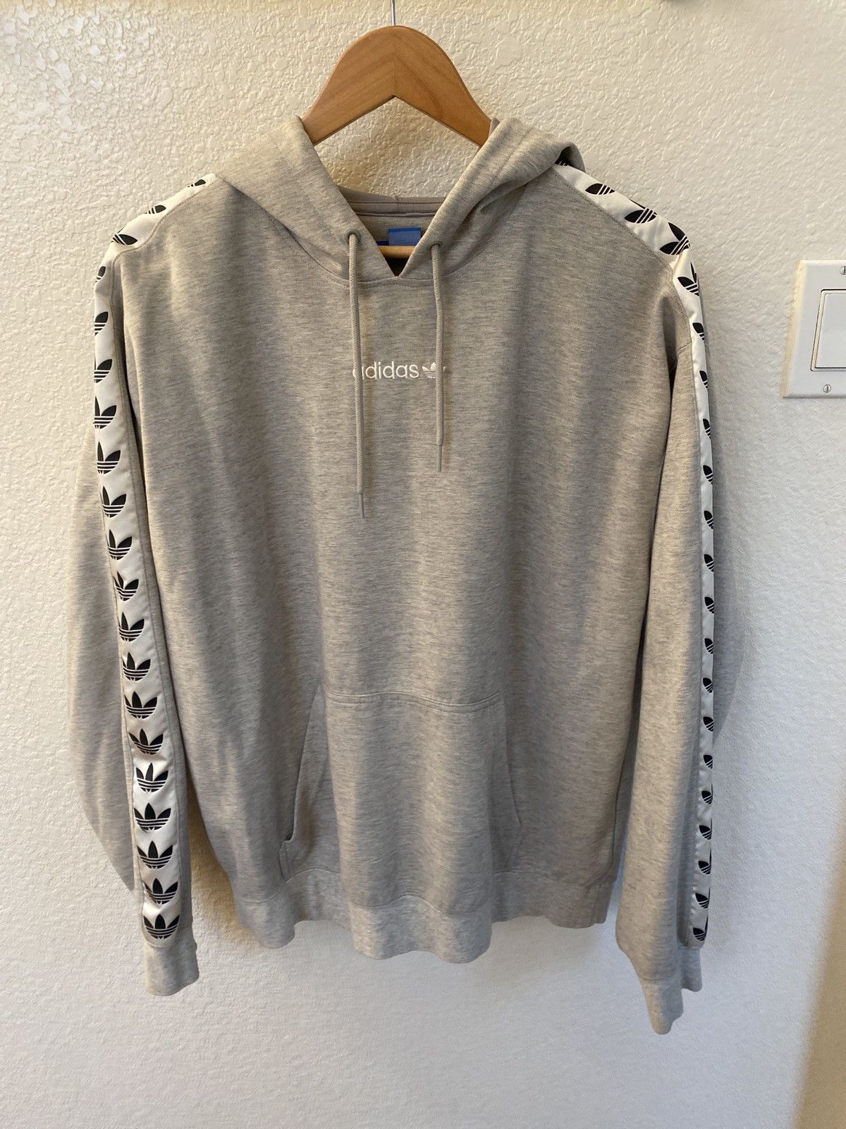 Adidas tnt outlet tape hoodie grey