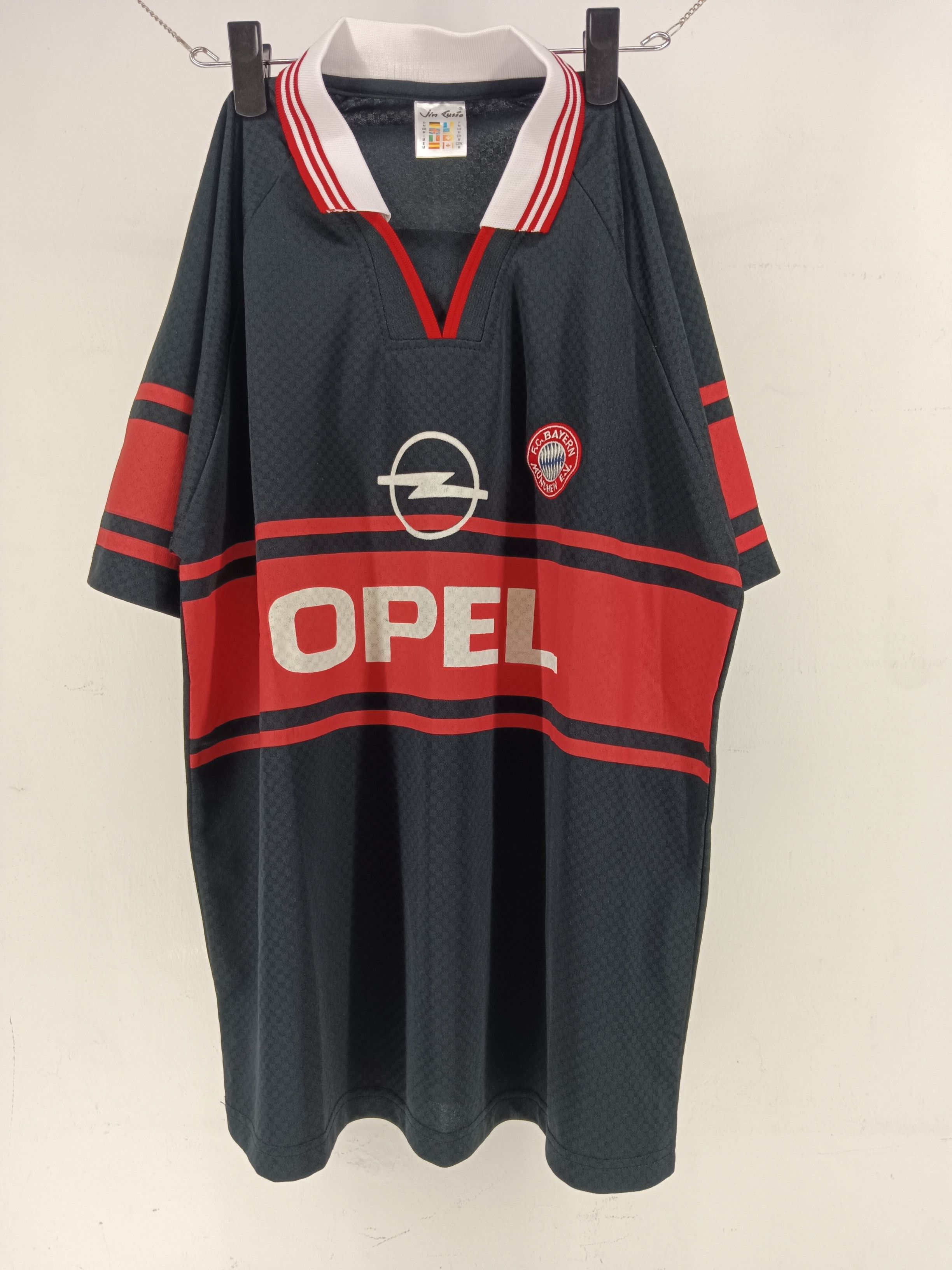 Vintage Vintage 90s Bootleg Football Jersey Bayen Munich Munchen Size US XL / EU 56 / 4 - 1 Thumbnail