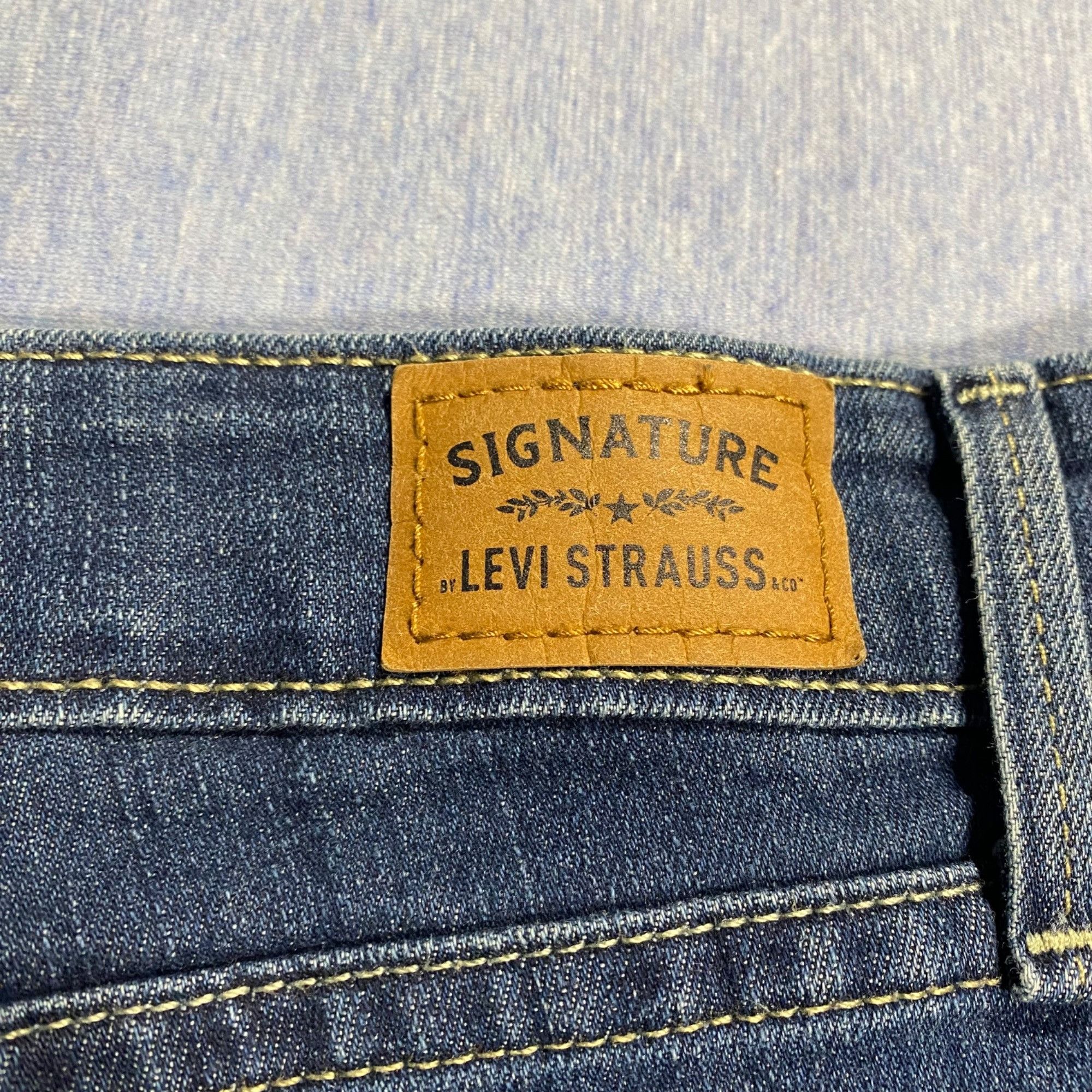 Levi's Mid Rise Bootcut Jeans - Signature By Levi Strauss & Co. Size 34" / US 12 / IT 48 - 4 Thumbnail