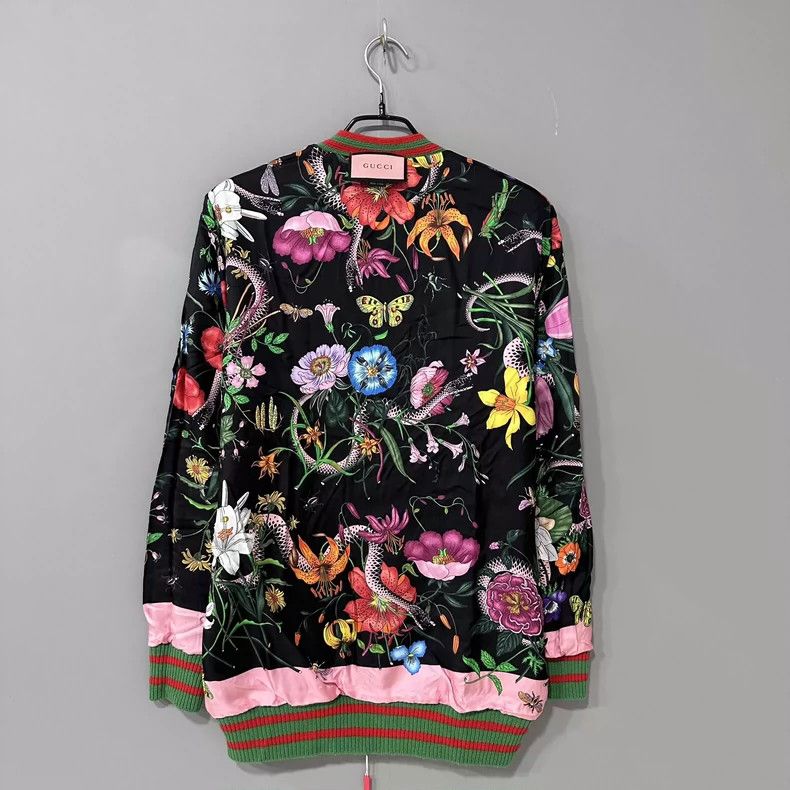 Gucci Gucci Large logo full print inner silk cardigan sweater 250 Size US S / EU 44-46 / 1 - 5 Thumbnail