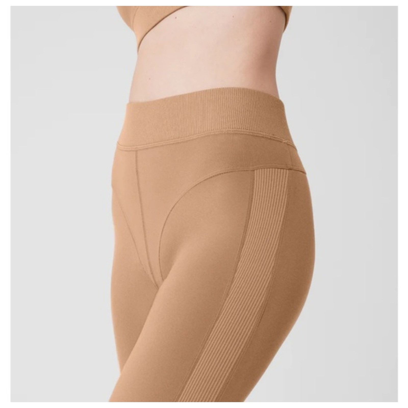 Alo Alo Yoga Leggings High-Waist Airlift Sheeny Toasted Almond Size 25" / US 0 / IT 36 - 1 Thumbnail