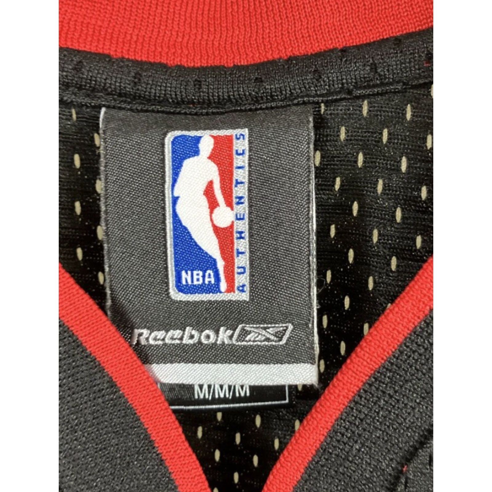 Reebok Men's Reebok NBA Miami Heat Legend jersey Shaquille O'Neil #32 Medium M Black Red Basketball User-Activewear Mens Size US M / EU 48-50 / 2 - 5 Thumbnail