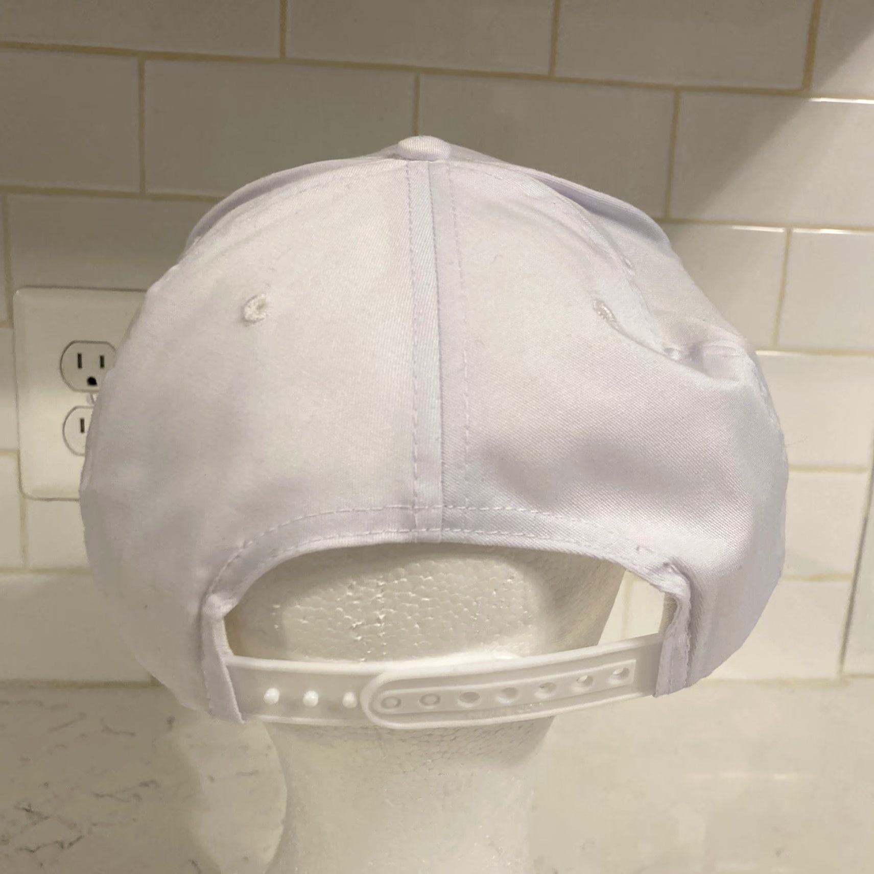 Bally **NISSIN WHITE SNAPBACK ADJUSTABLE ADULT BALL CAP NEW** User: NISSIN WHITE SNAPBACK ADJUSTABLE ADULT BALL CAP NEW Size ONE SIZE - 4 Thumbnail