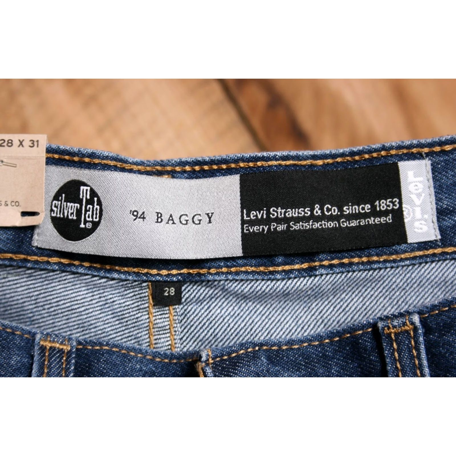 Levi's LEVI'S Silvertab '94 Baggy Jeans Women 28x31 Denim Blue Baggy Women's Size 28 Inseam 30 Slim Zip Closure Yk 1990s Size 28" / US 6 / IT 42 - 6 Thumbnail