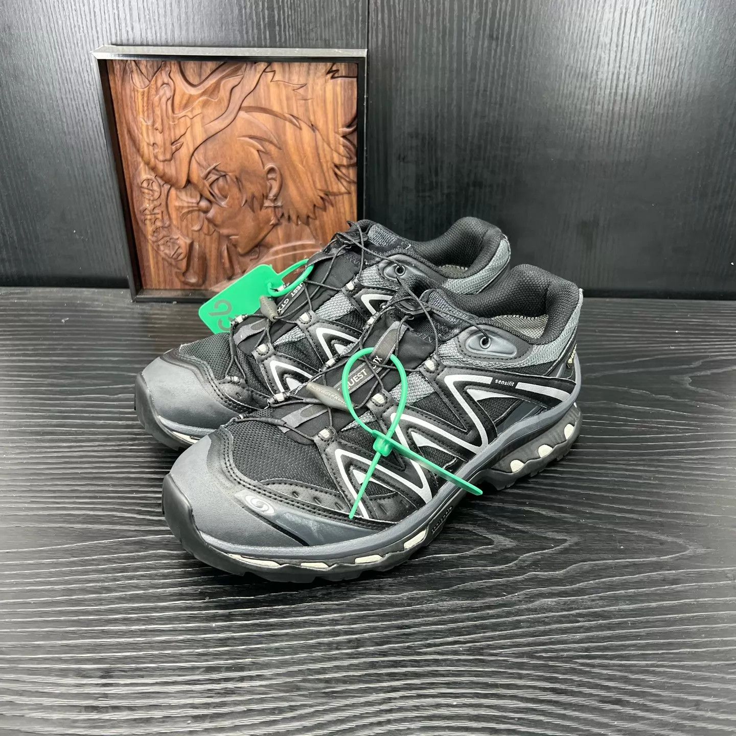 Salomon Salomon XT-Quest Ebony 42.5 New, Boxed Size US 9.5 / EU 42-43 - 1 Thumbnail